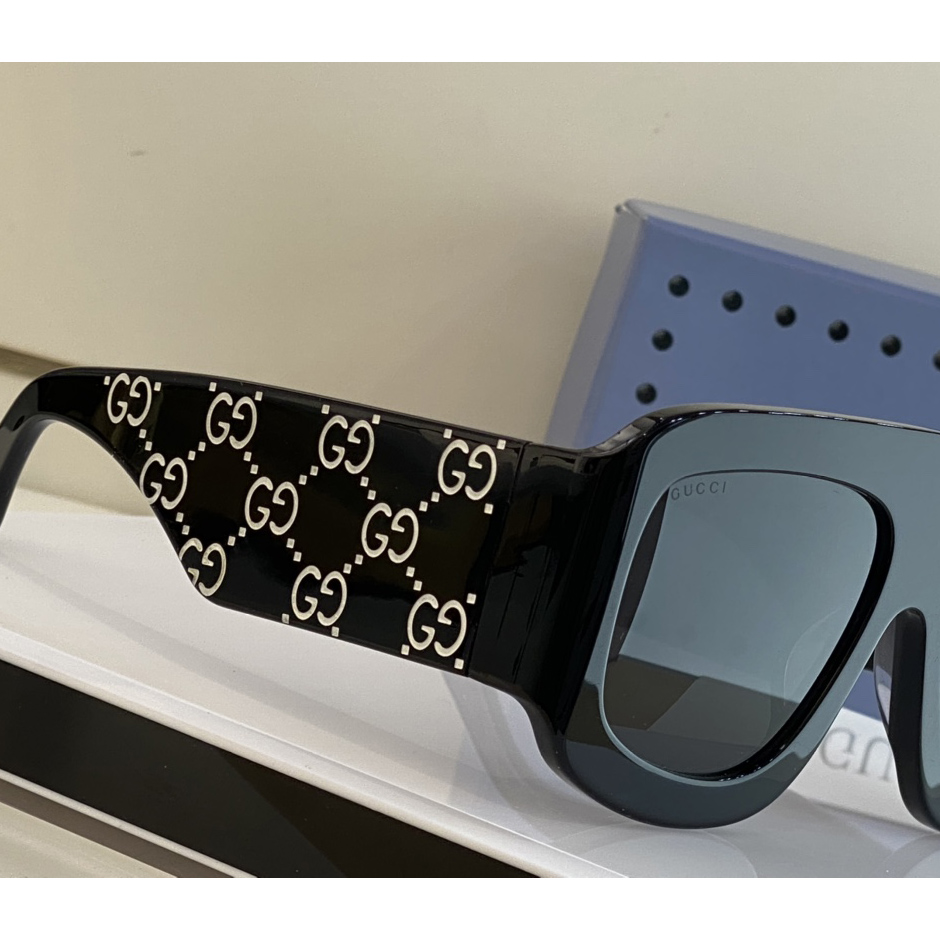 Gucci  Sunglasses   GG0980 - 