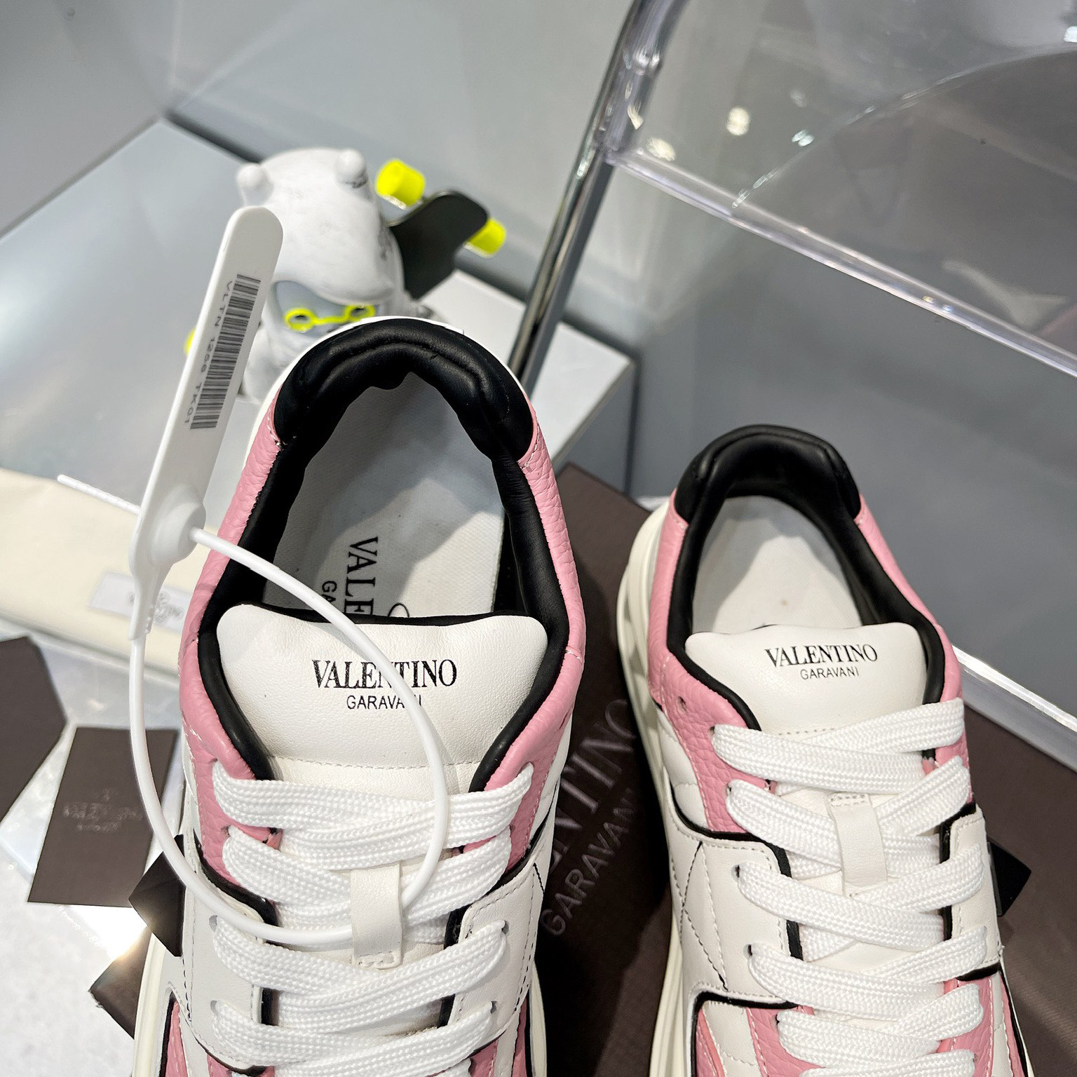 Valenti One Stud Low-Top Calfskin Sneaker - 