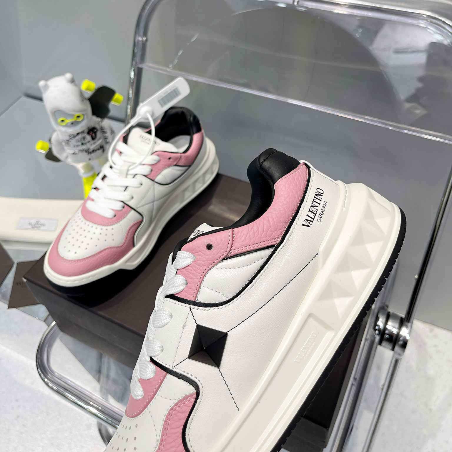 Valenti One Stud Low-Top Calfskin Sneaker - 