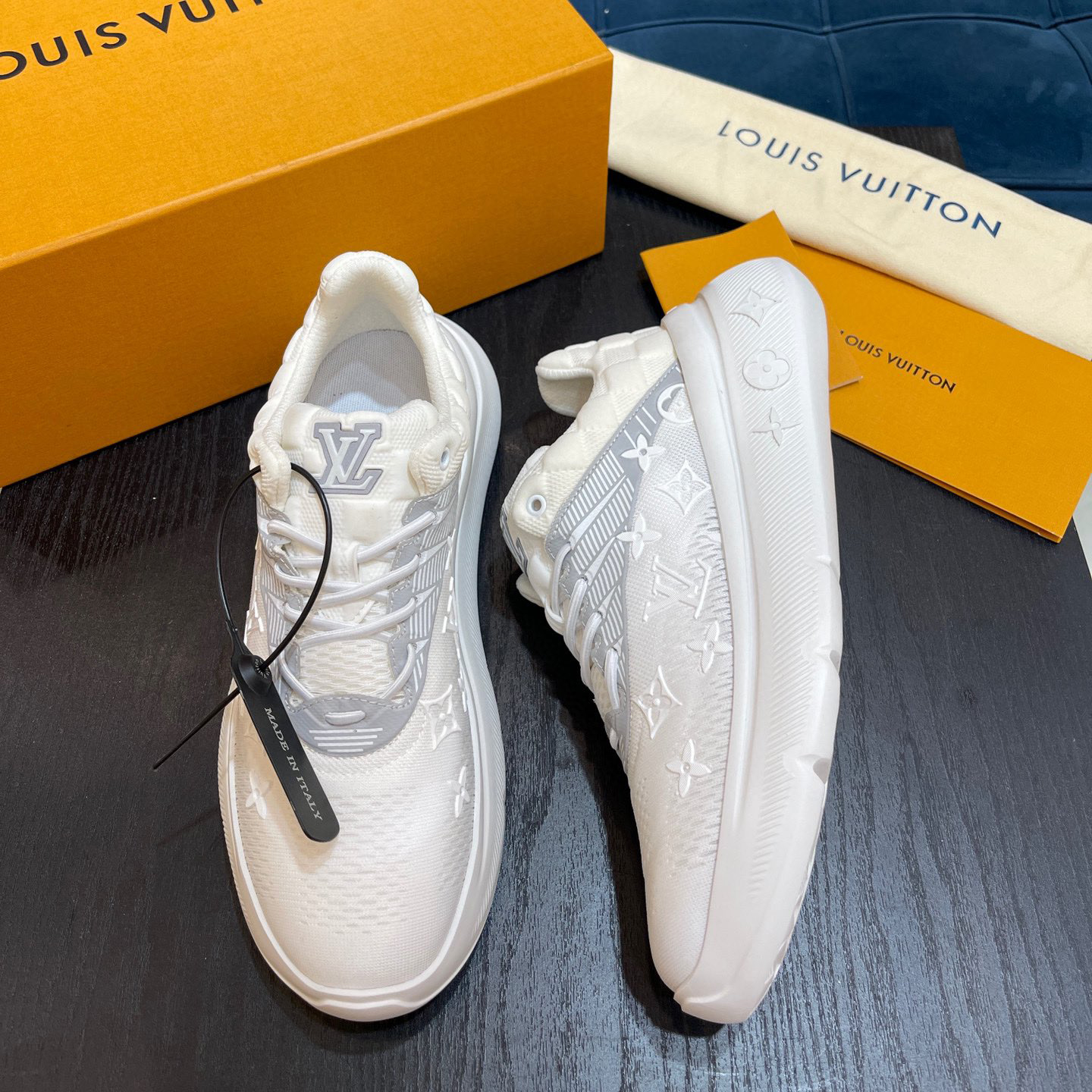 Louis Vuitton Show Up Sneaker    1A9JR3 - 