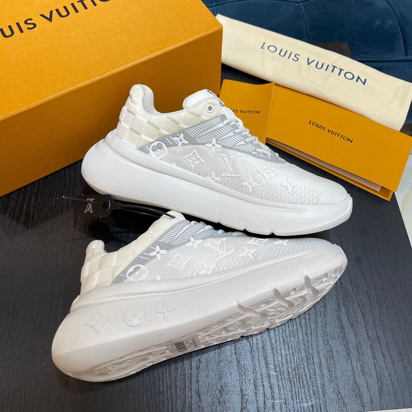 Louis Vuitton Show Up Sneaker    1A9JR3 - 