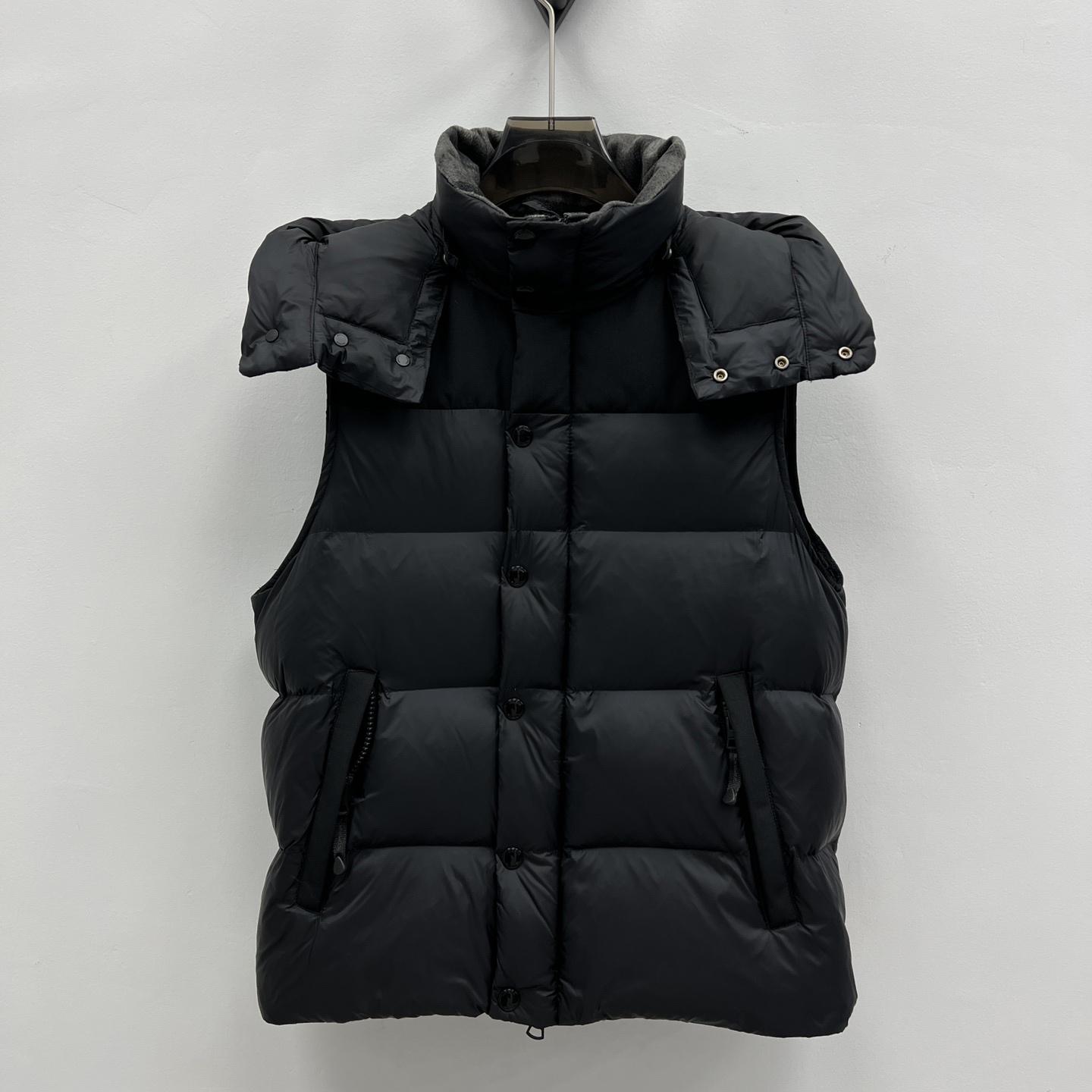 Burberry Detachable Sleeve Hooded Puffer Jacket - 
