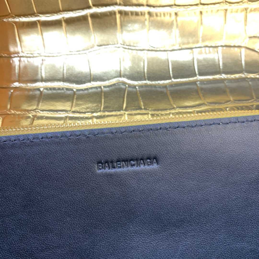 Balenciaga Gossip Small Bag (23.5-12.4-10.4cm) - 