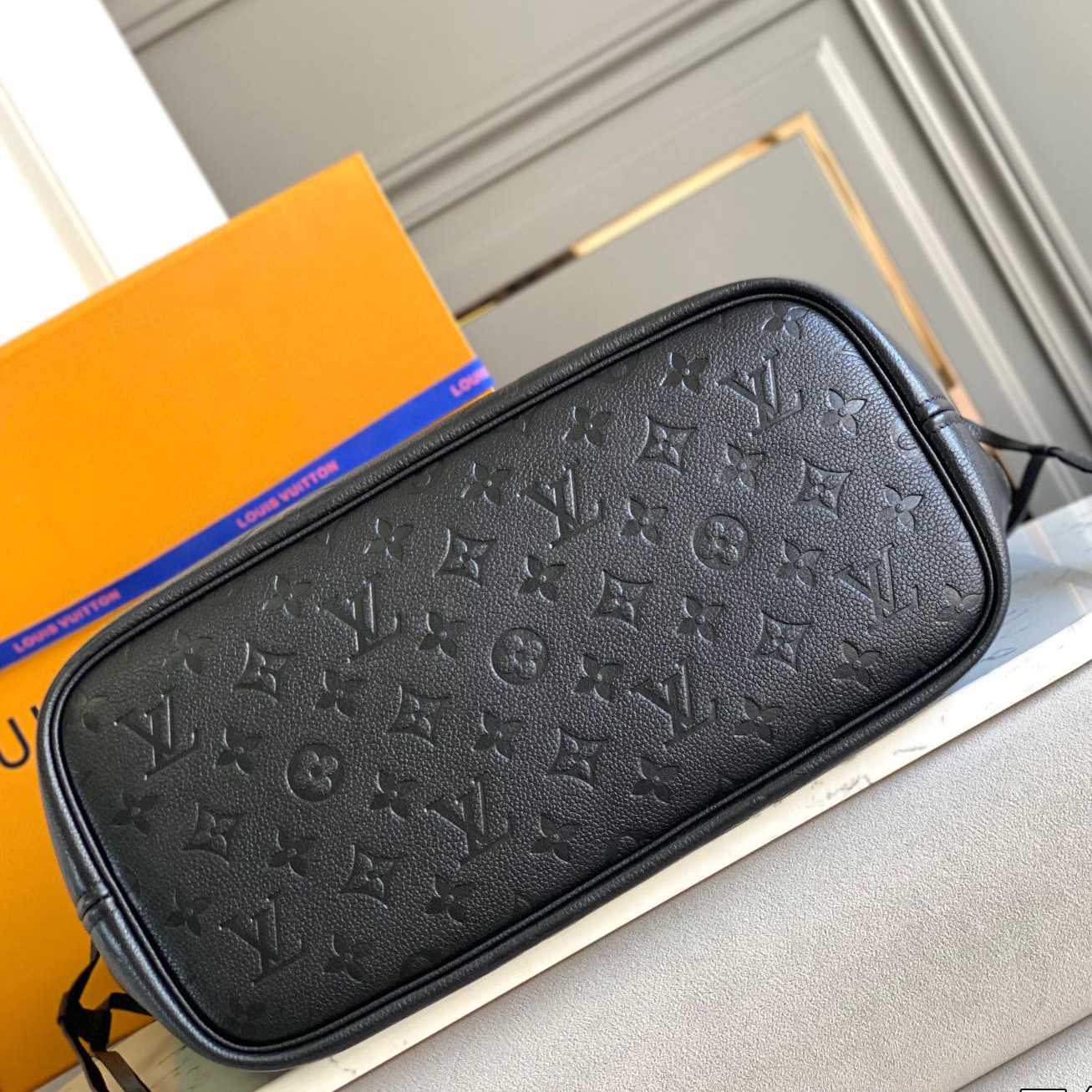 Louis Vuitton Neverfull MM Tote(32-29-17cm)  M45685 - 