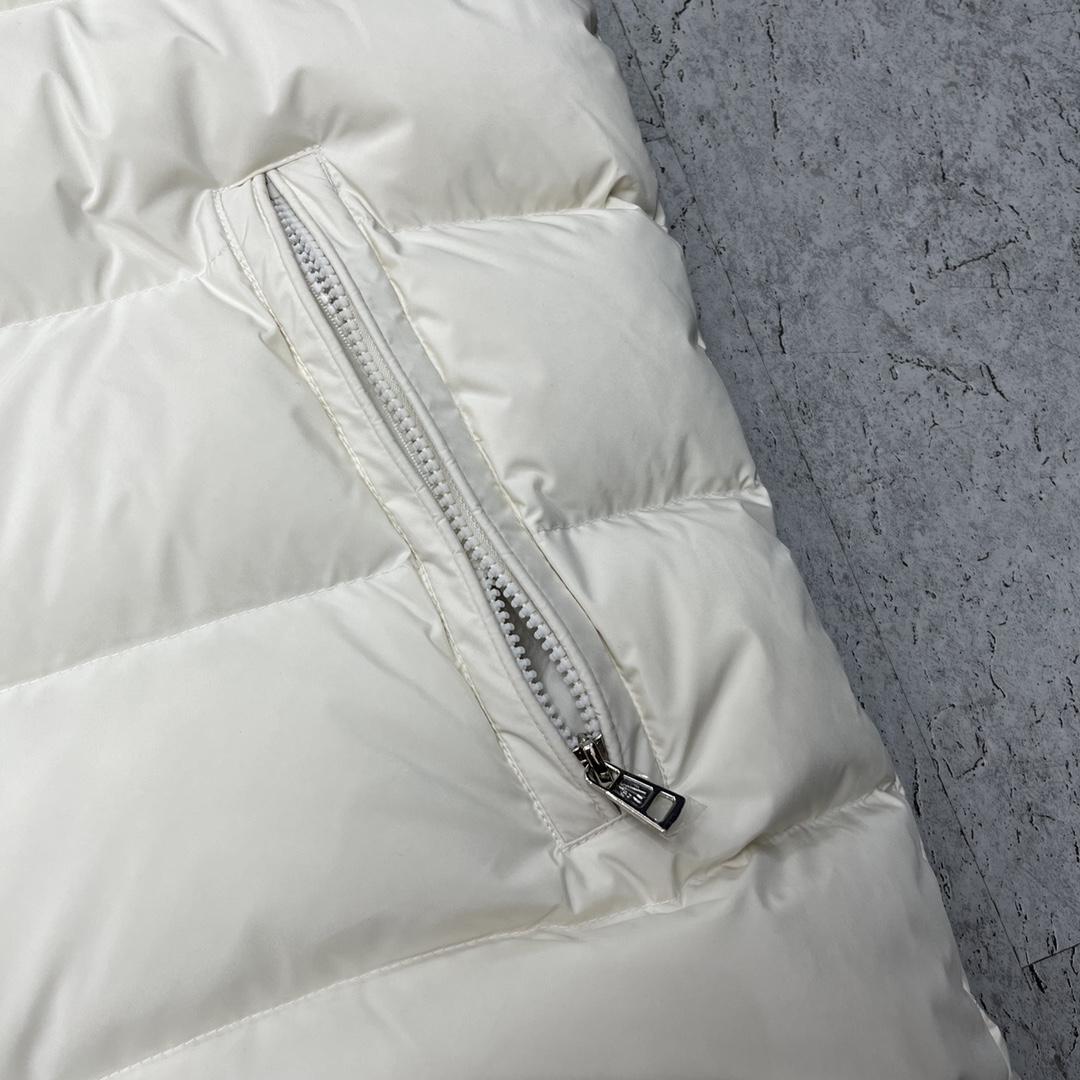 Moncler Cardamine Down Vest - 