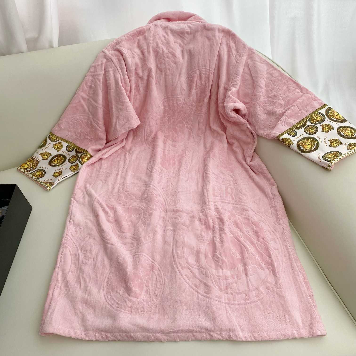 Versace Medusa Amplified Bathrobe(Uniform size) - DesignerGu