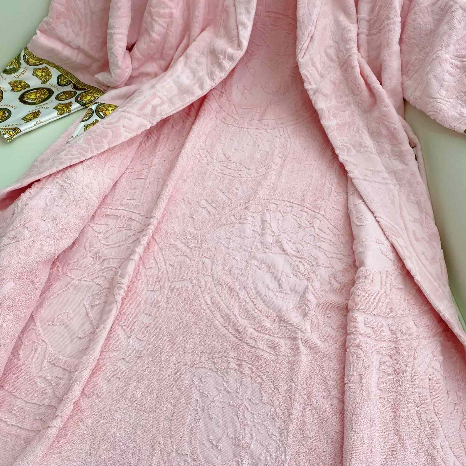 Versace Medusa Amplified Bathrobe(Uniform size) - DesignerGu