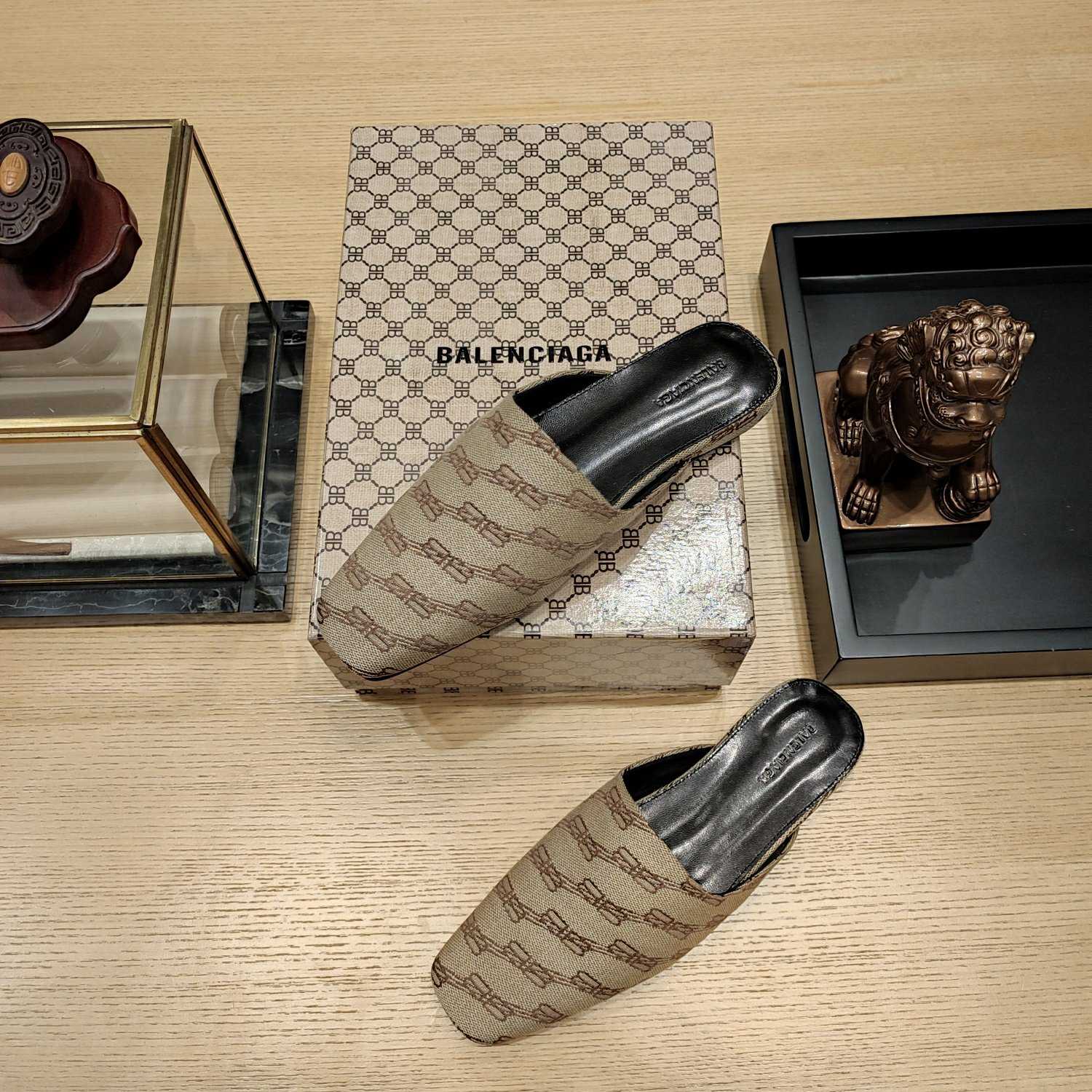 Balenciaga Women's Cosy Mule BB Monogram In Beige  - 