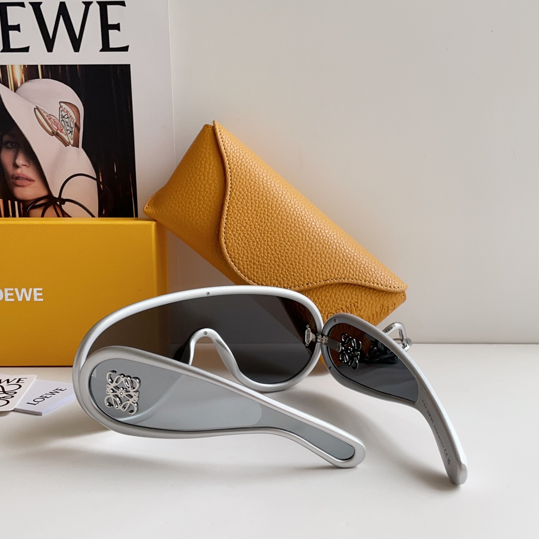 Loewe Wave Mask Sunglasses - 