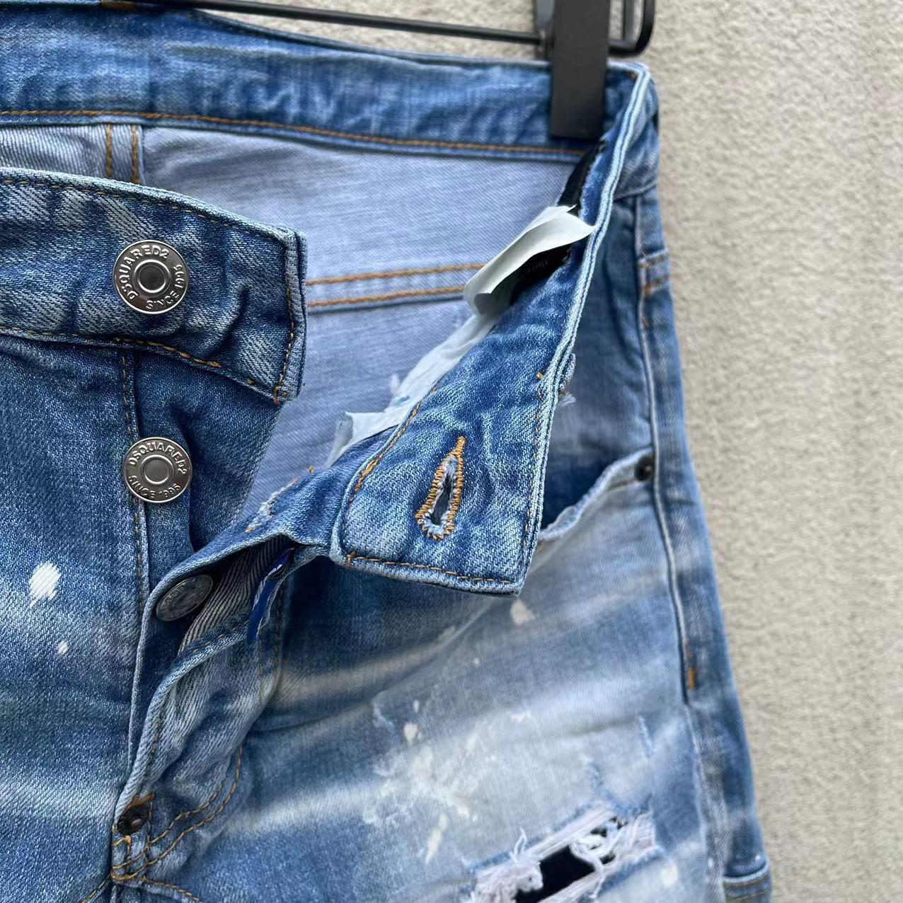 Dsquared2  Denim Shorts  DT138 - 