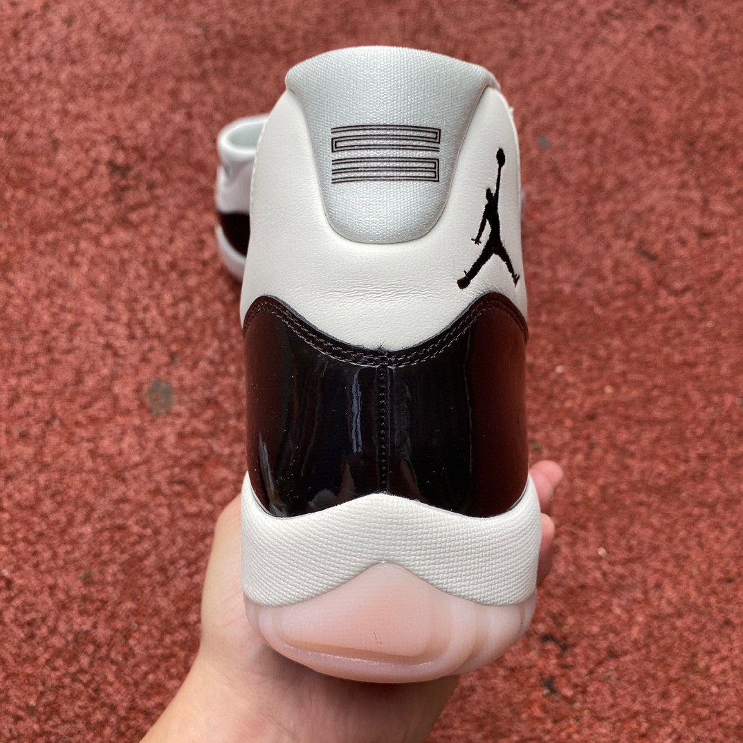 Air Jordan 11 "Neapolitan" Sneaker      AR0715-101 - 