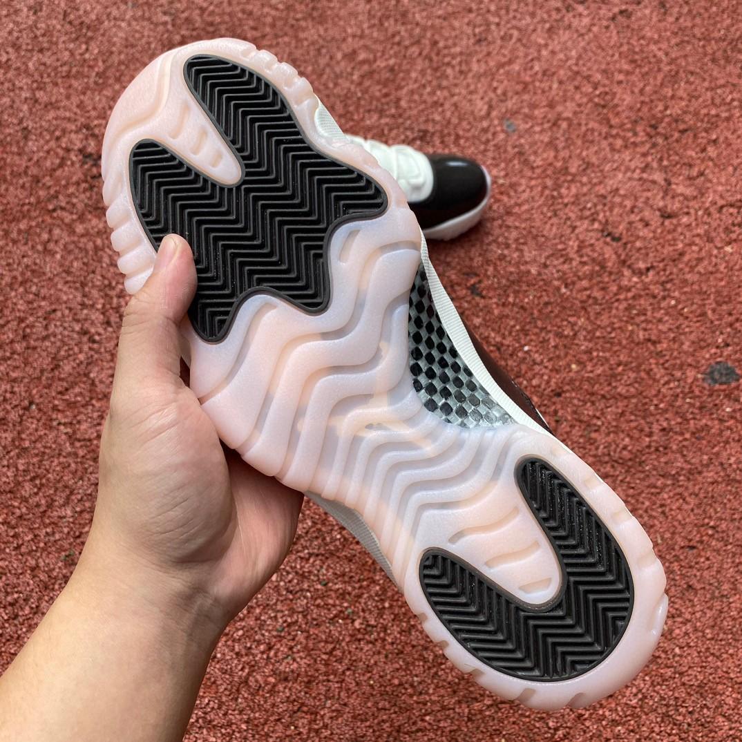 Air Jordan 11 "Neapolitan" Sneaker      AR0715-101 - 