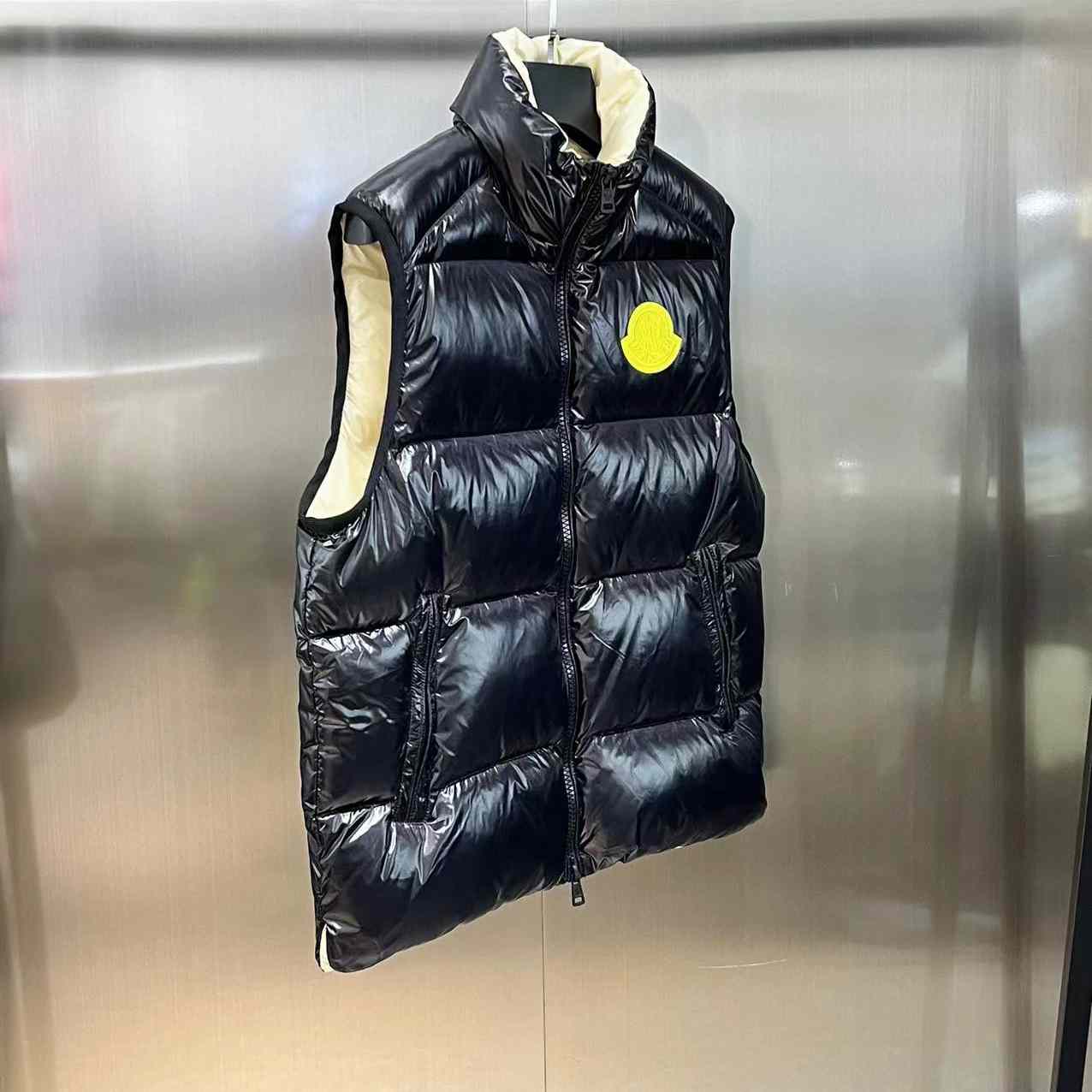Moncler Sumido Down Vest - 