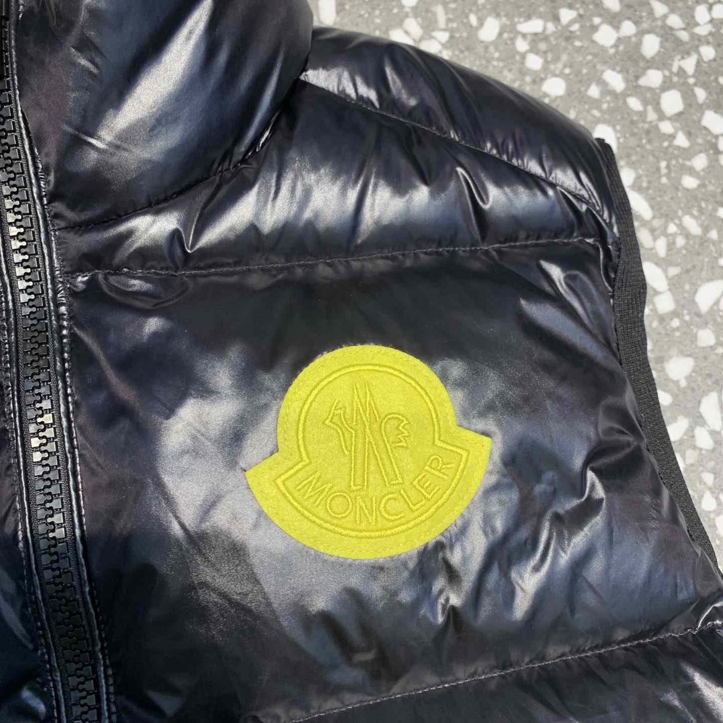 Moncler Sumido Down Vest - 