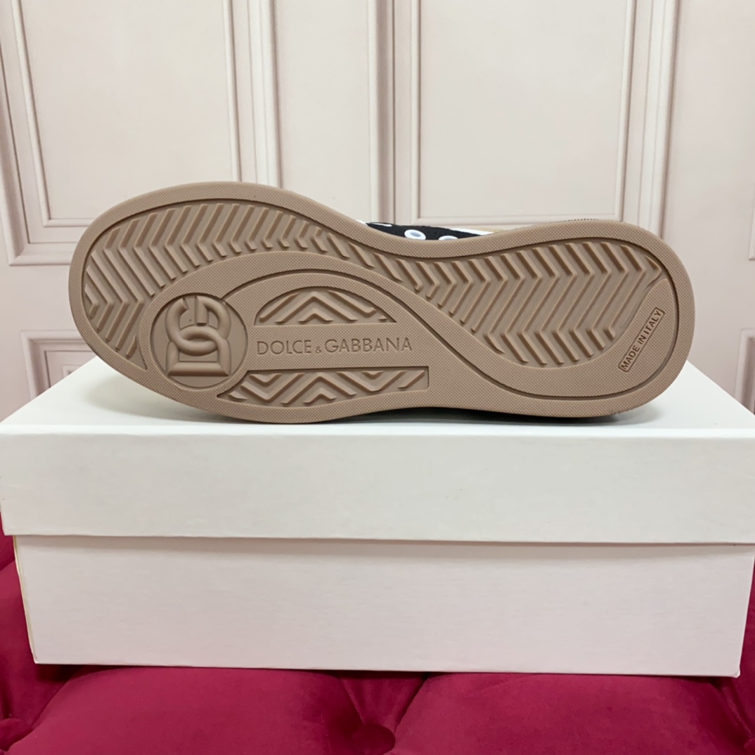 Dolce & Gabbana Mixed-material New Roma Sneakers - 