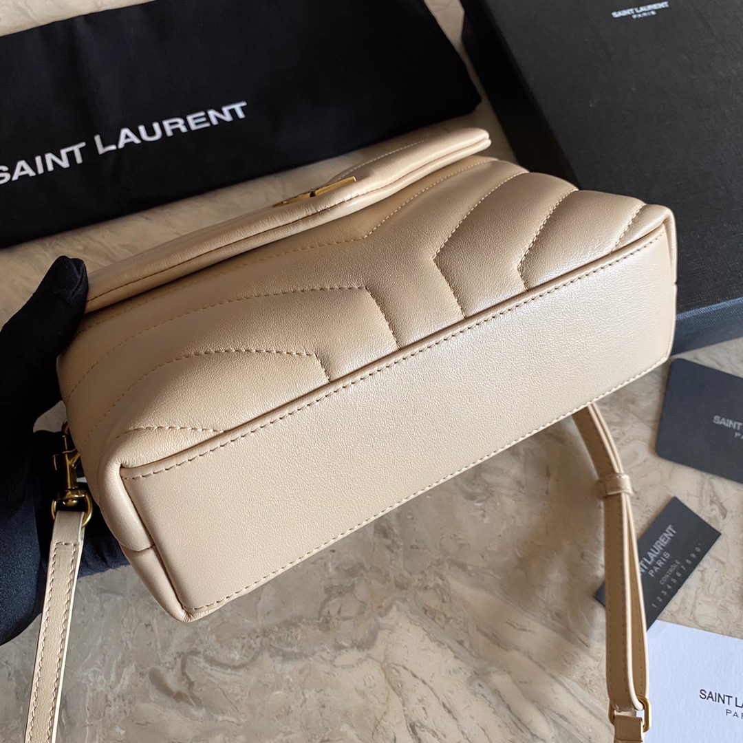Saint Laurent Loulou Toy Strap Bag (20x7x15cm) - 