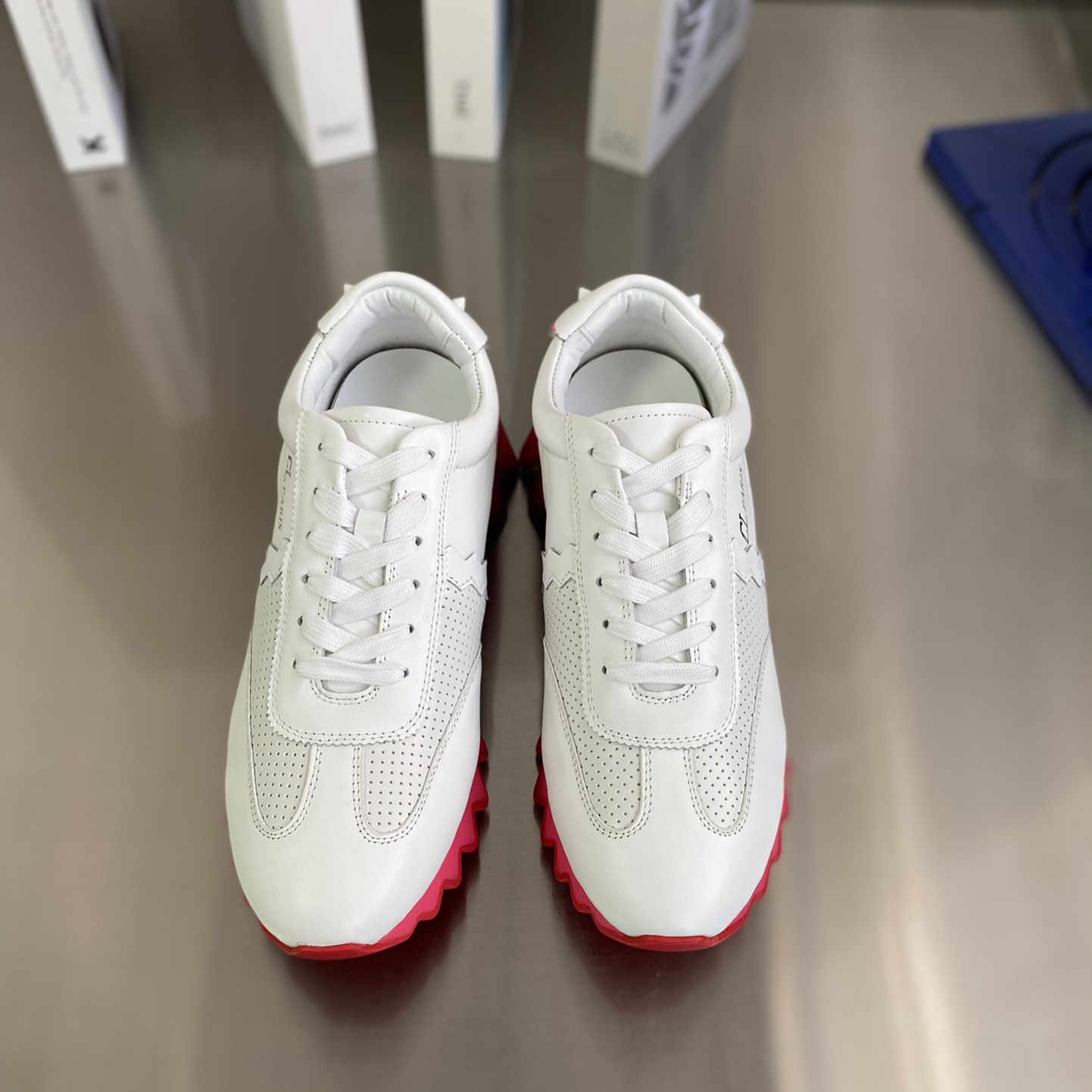 Christian Louboutin Loubishark Donna Leather Trainers - DesignerGu
