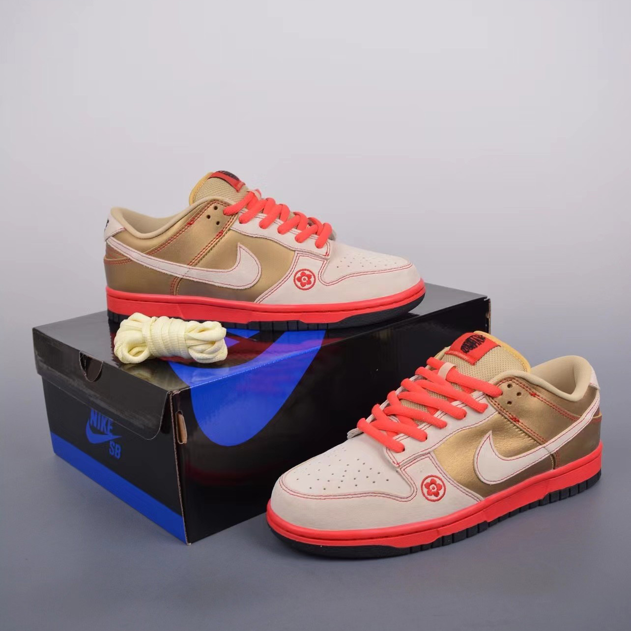 Nike SB ZOOM Dunk Low Sneakers     304292 771698 - 