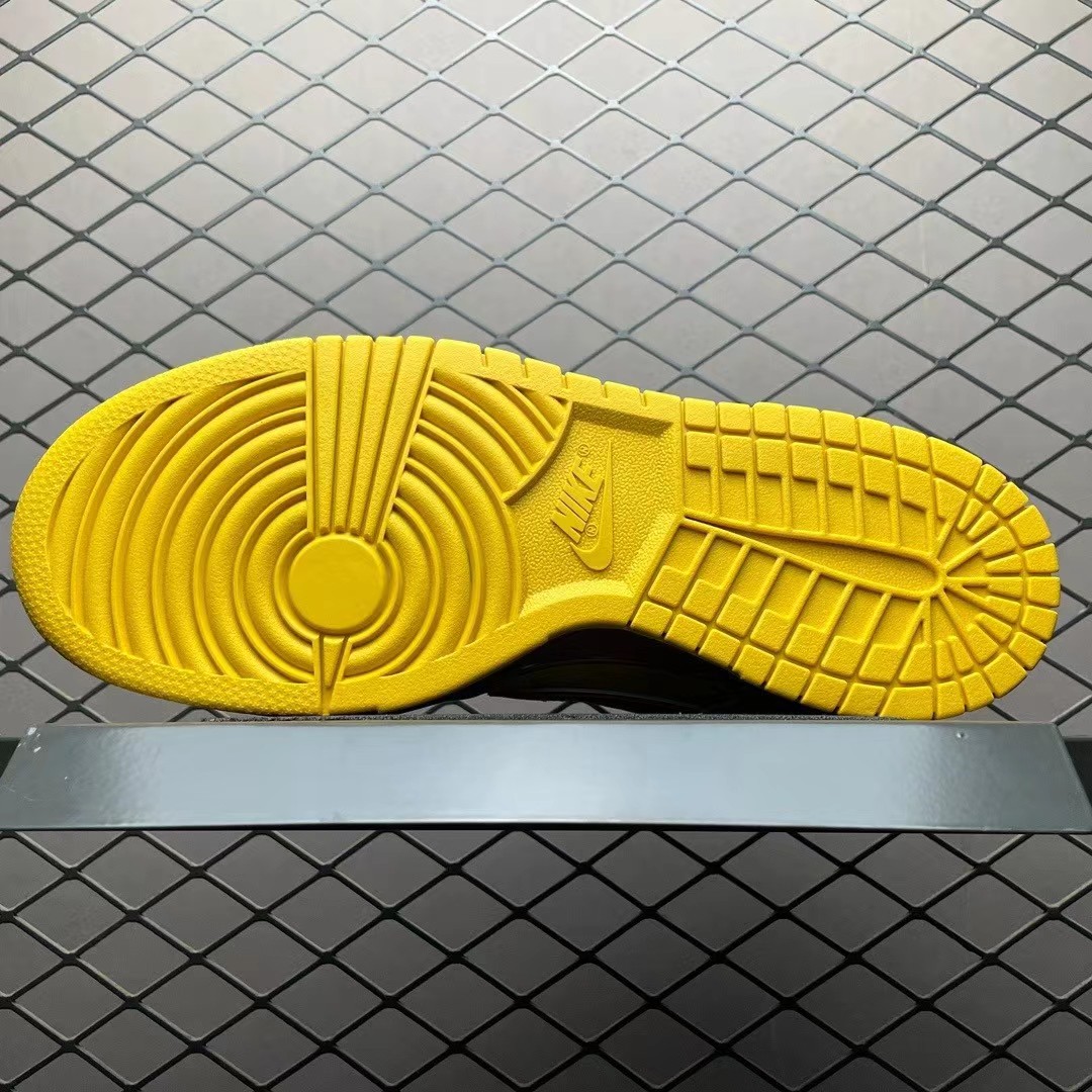 Concepts X NK SB Dunk ''Yellow Lobster " Sneaker     313170-137566 - 