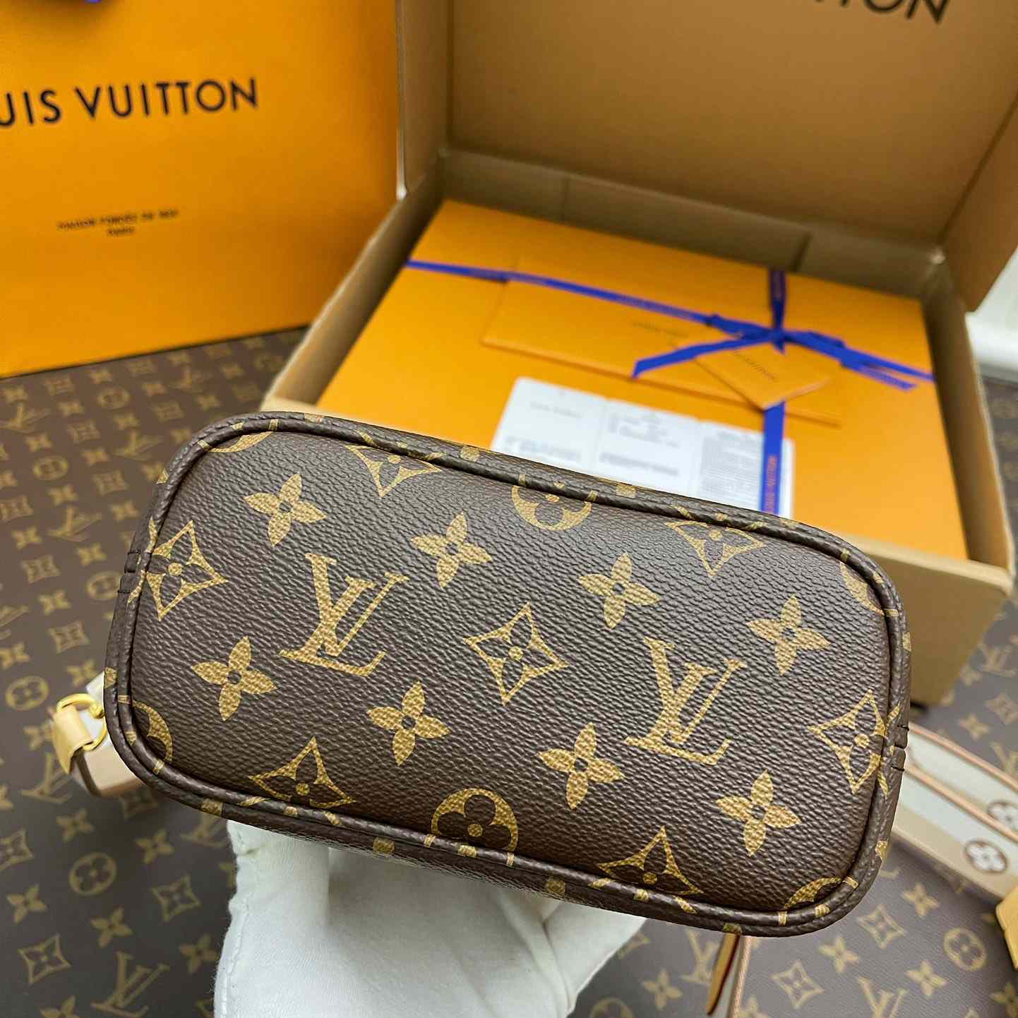 Louis Vuitton Neverfull BB   M46705 - 