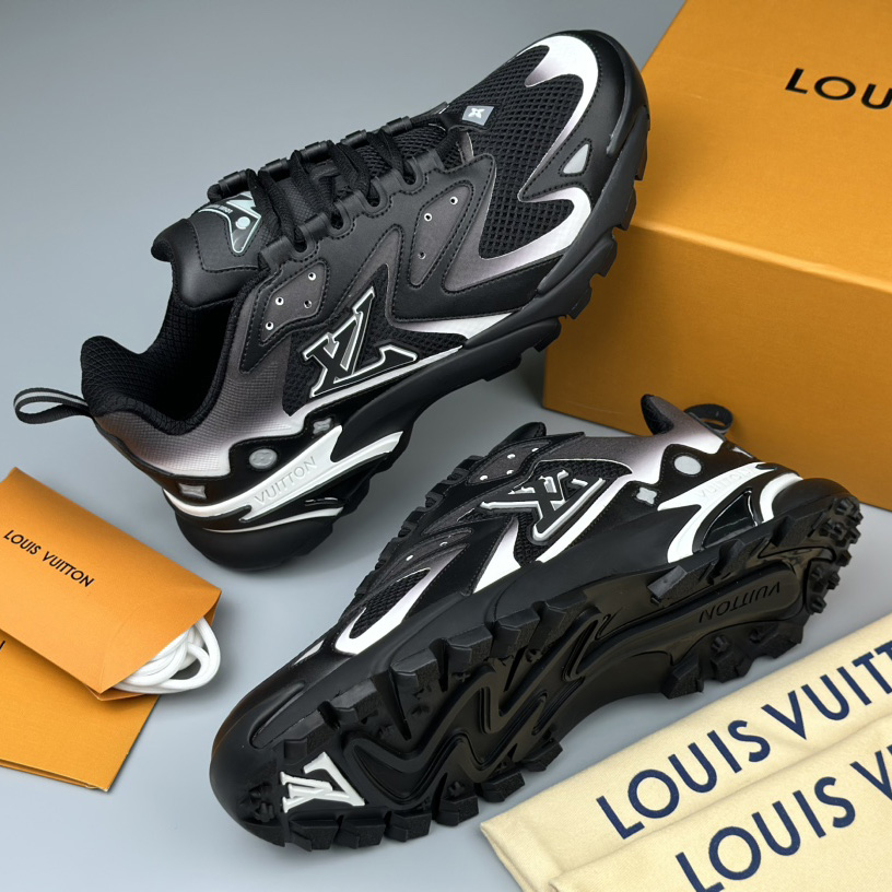 Louis Vuitton LV Runner Tatic Sneaker   (Upon UK Size)     1ACG81 - 