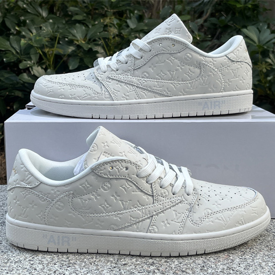 Louis Vuitton X Air Jordan 1 Low Sneaker      1A9V87 - 