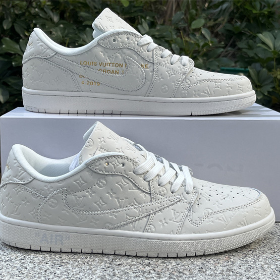 Louis Vuitton X Air Jordan 1 Low Sneaker      1A9V87 - 