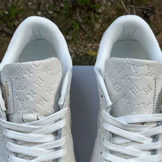 Louis Vuitton X Air Jordan 1 Low Sneaker      1A9V87 - 