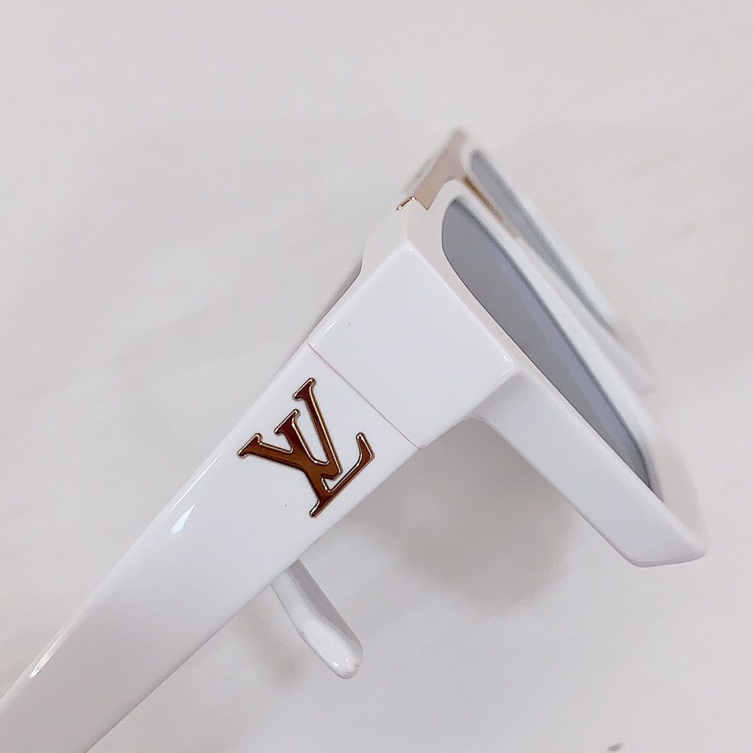 Louis Vuitton 1.1 Evidence Sunglasses   Z1503 - 