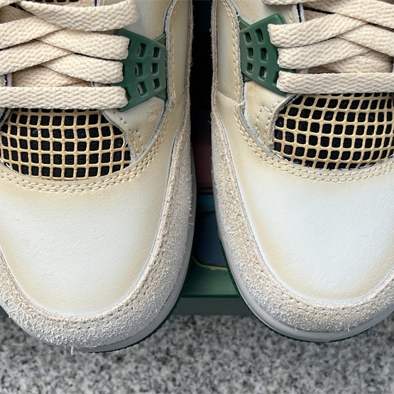  Air Jordan 4 Sneakers       DC7770-106 - 