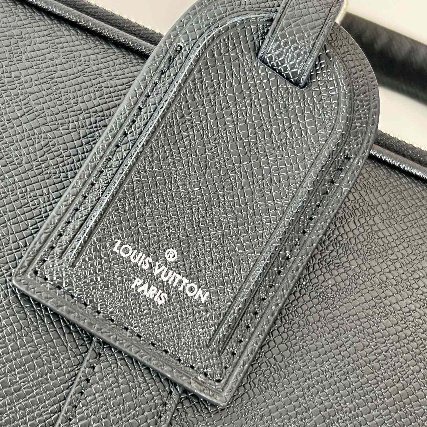 Louis Vuitton Porte Documents Voyage    M30967 - 