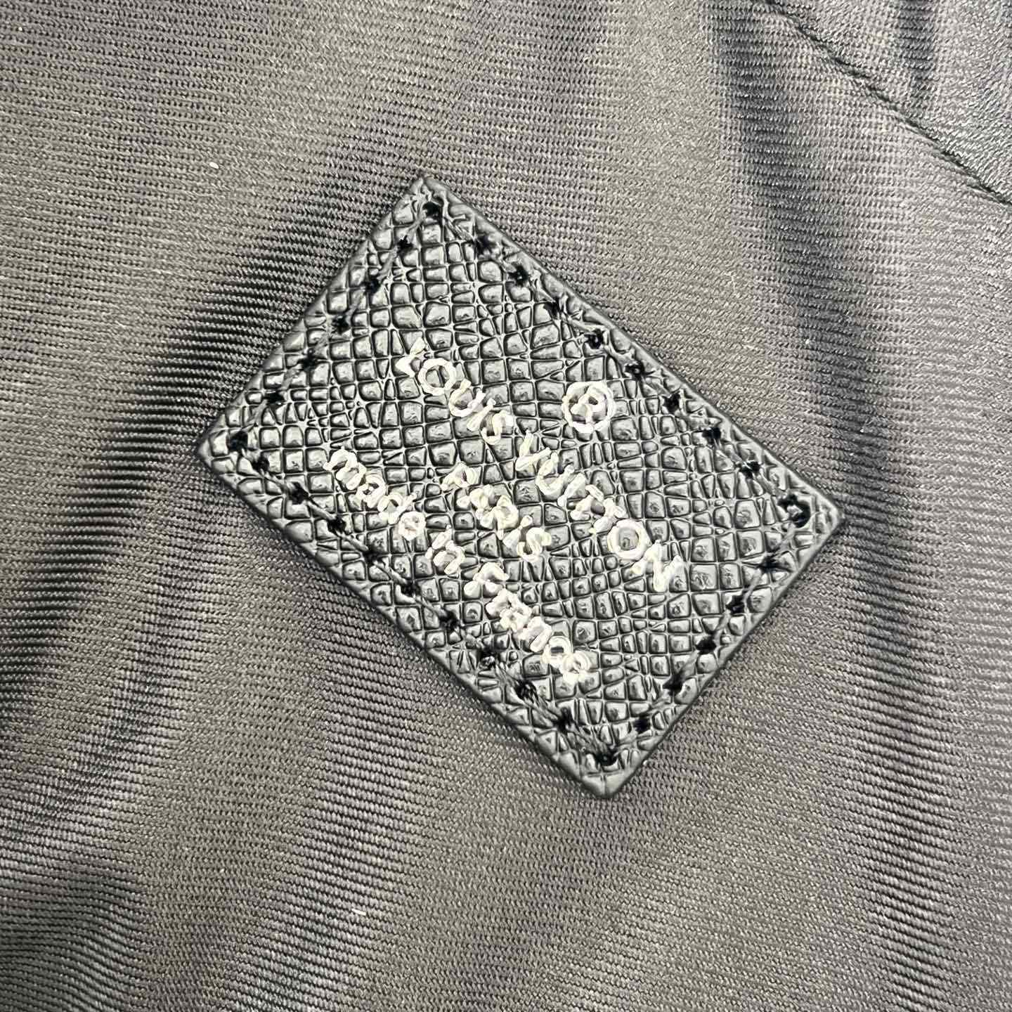 Louis Vuitton Porte Documents Voyage    M30967 - 