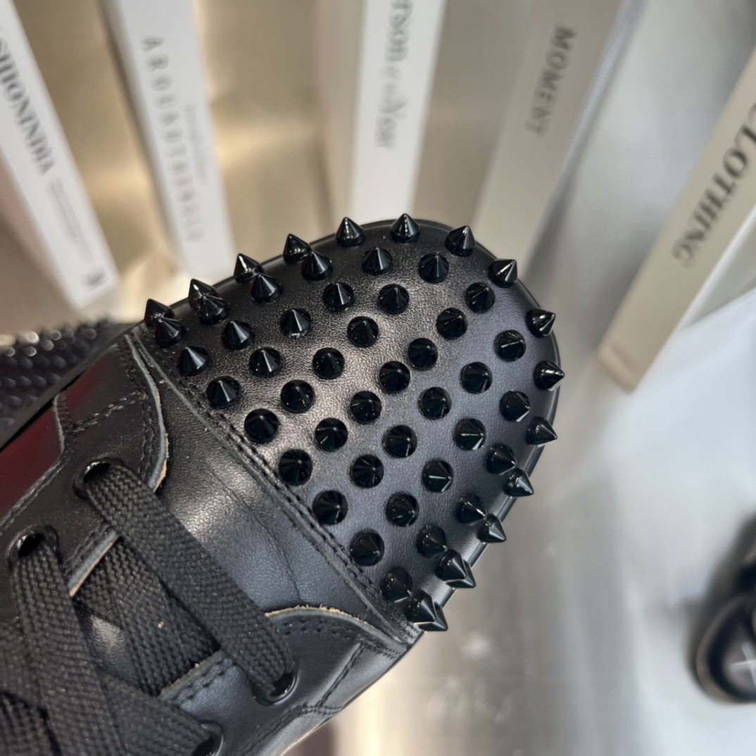 Christian Louboutin Louis Junior Spikes - 
