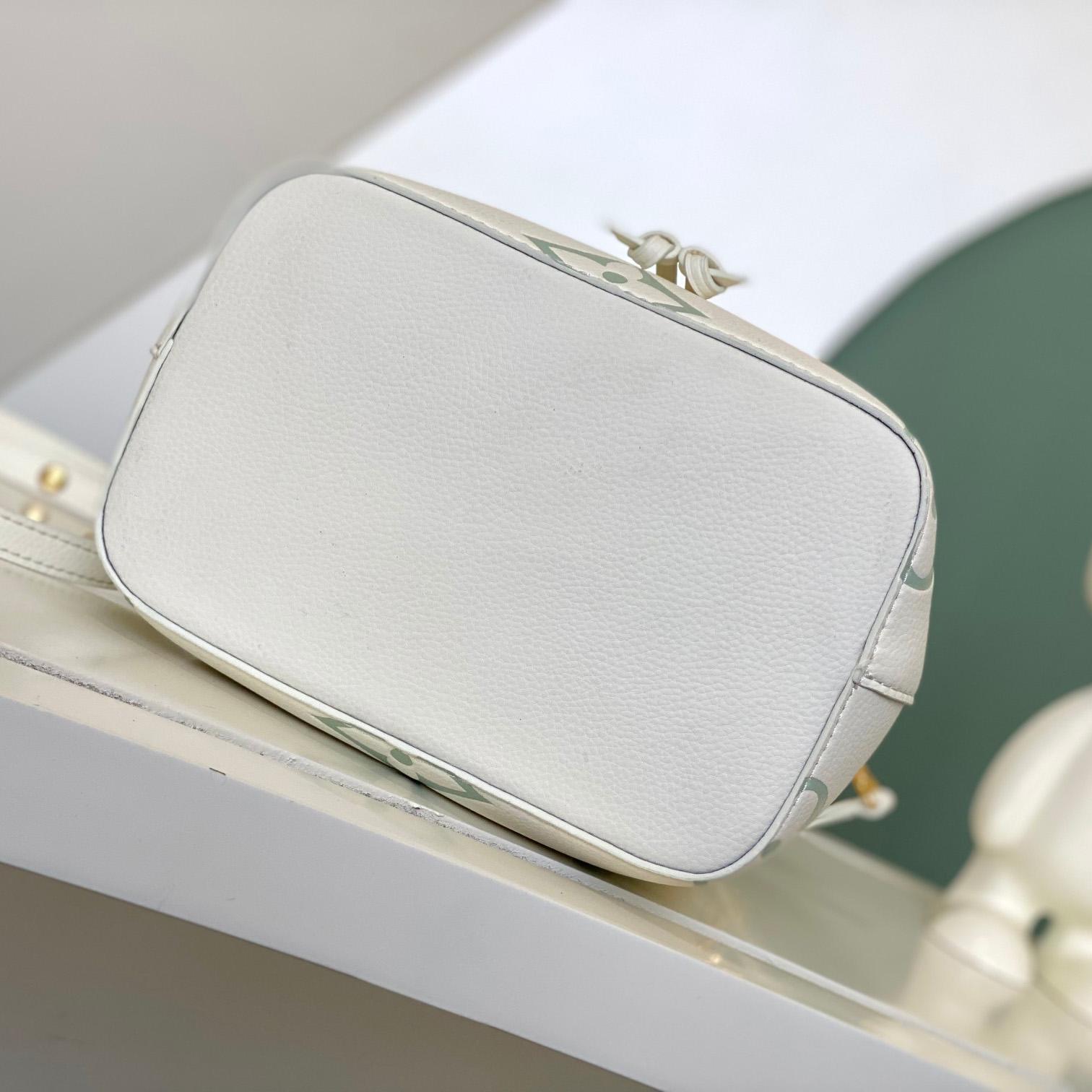 Louis Vuitton Néonoé BB   M24048 - 