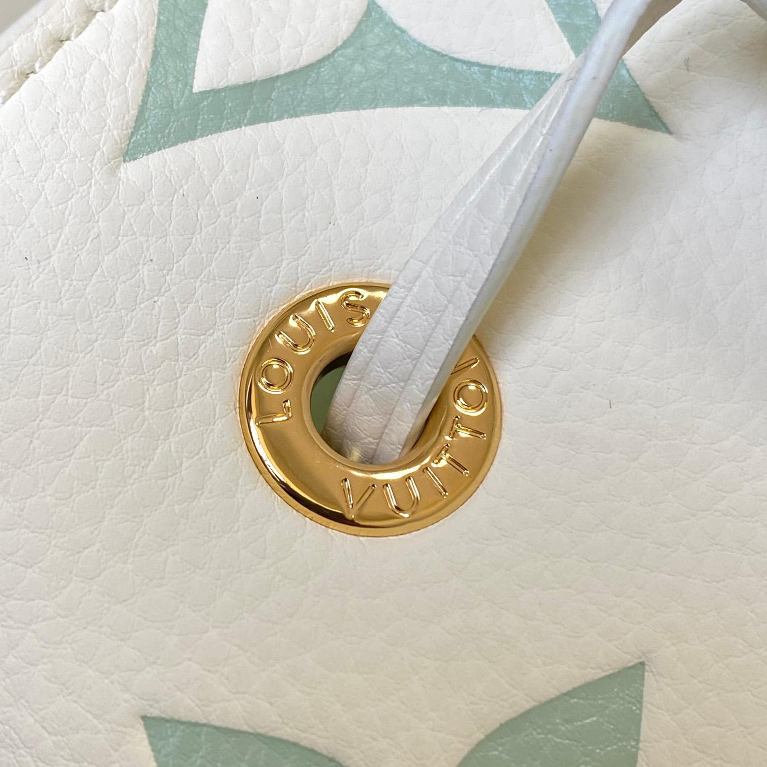 Louis Vuitton Néonoé BB   M24048 - 