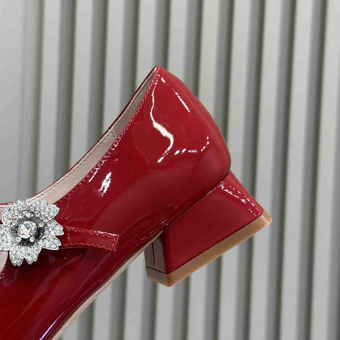 Roger Vivier Bouquet Strass Babies Ballerinas in Patent Leather - 