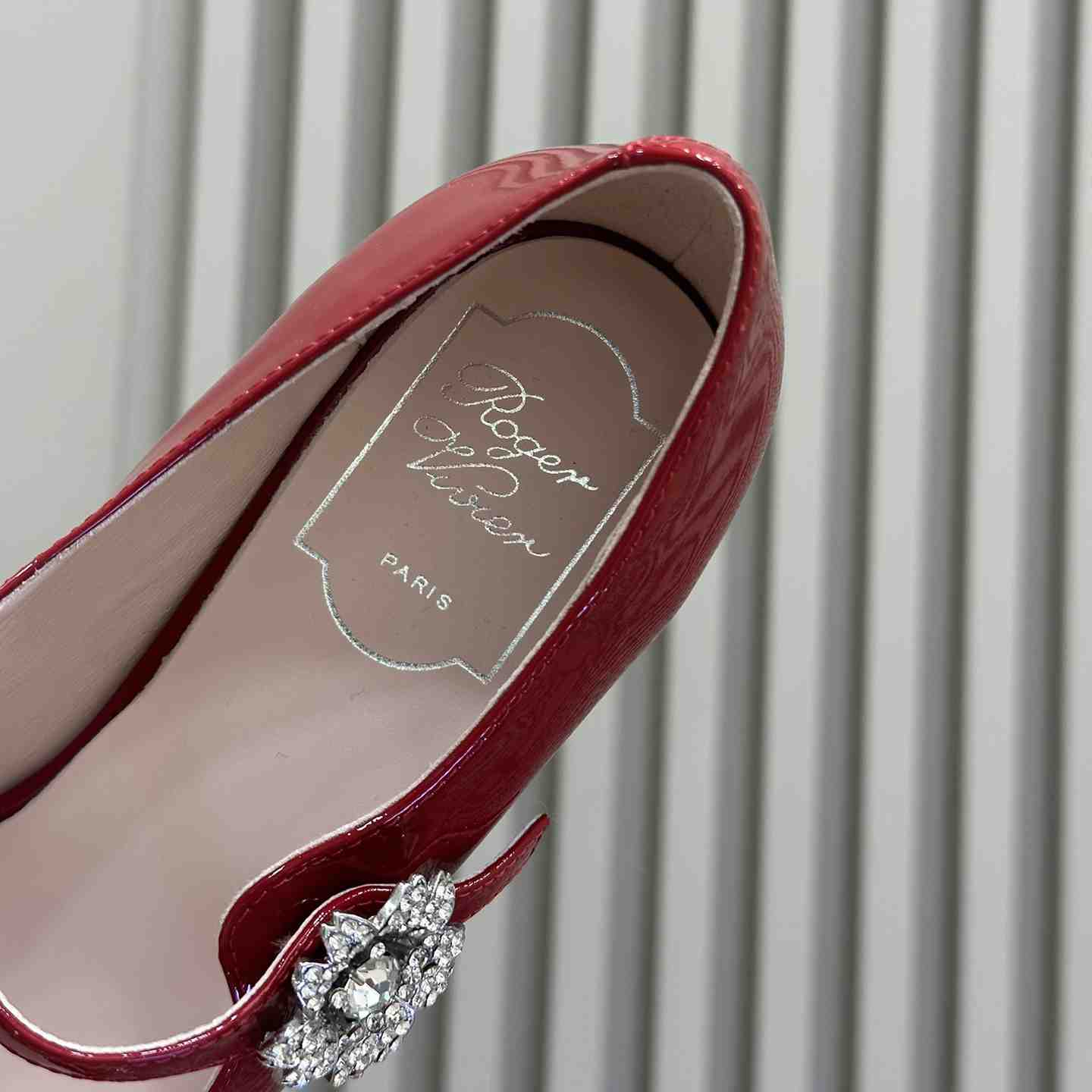 Roger Vivier Bouquet Strass Babies Ballerinas in Patent Leather - 