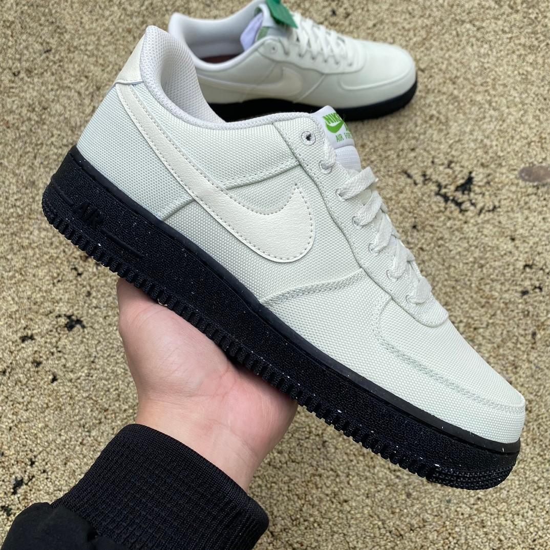 Nike Air Force 1 LV8 Sneaker      FJ3289-001 - 