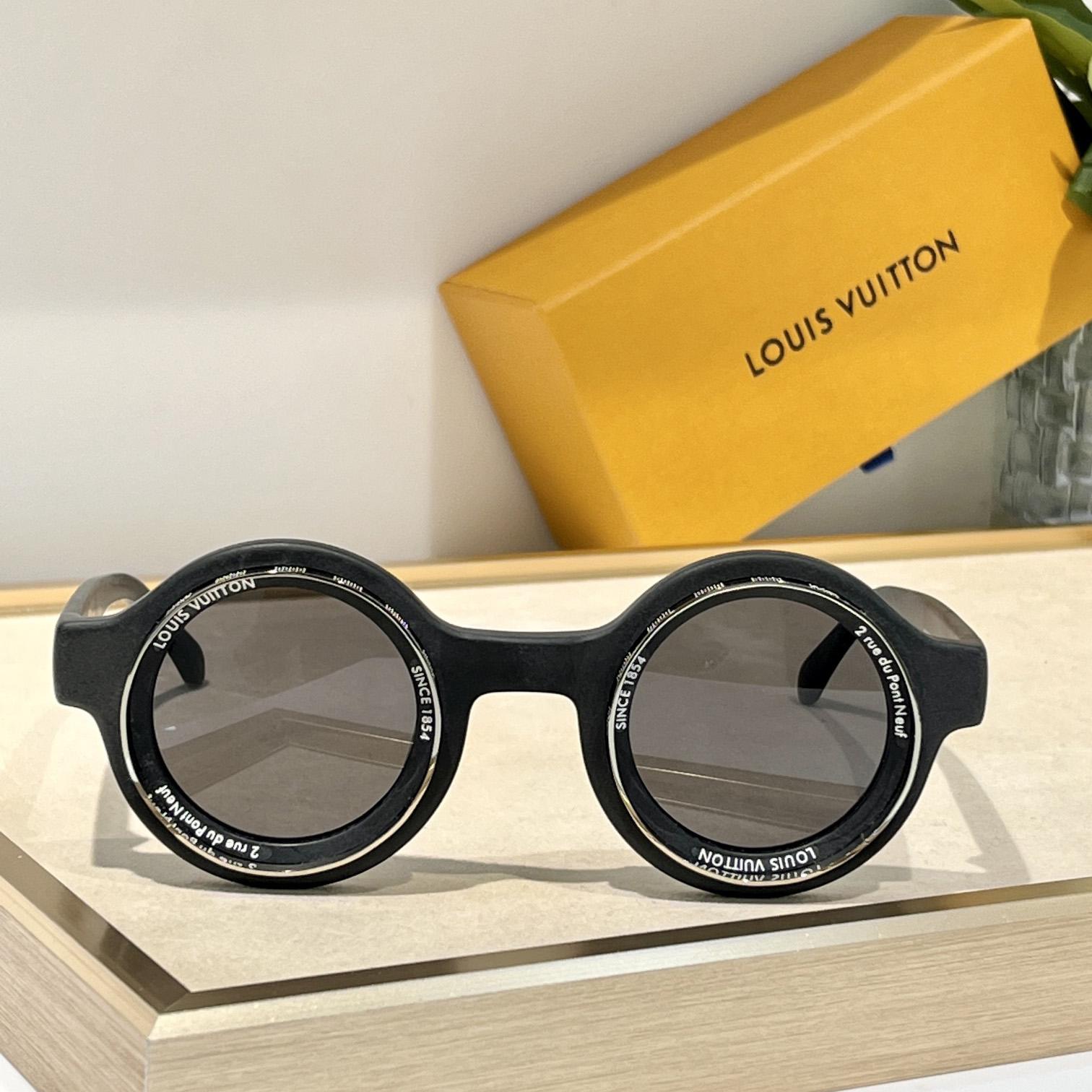 Louis Vuitton LV Super Vision Round Sunglasses    Z2386U - 