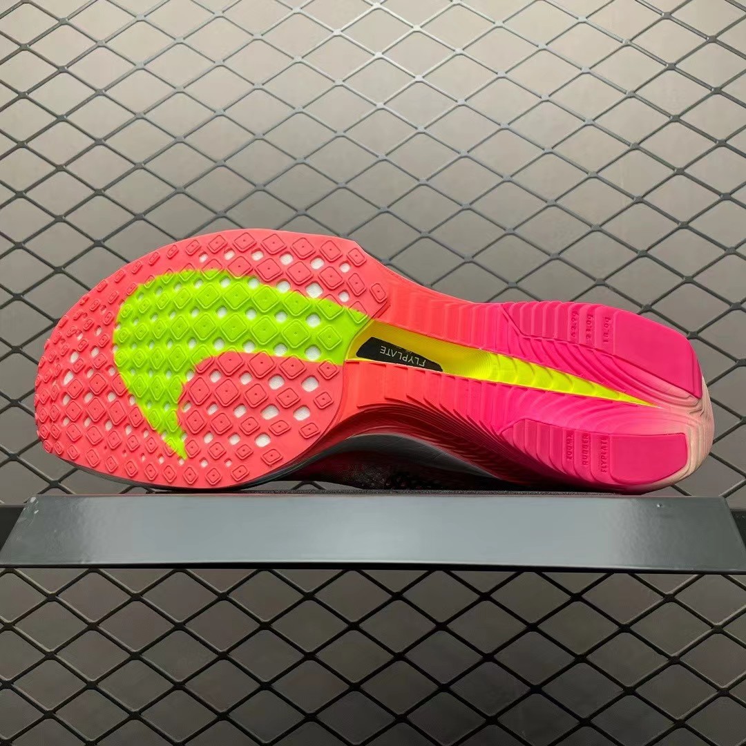 Nike Zoom X Vaporfly NEXT Sneakers      FQ8109-331 - 