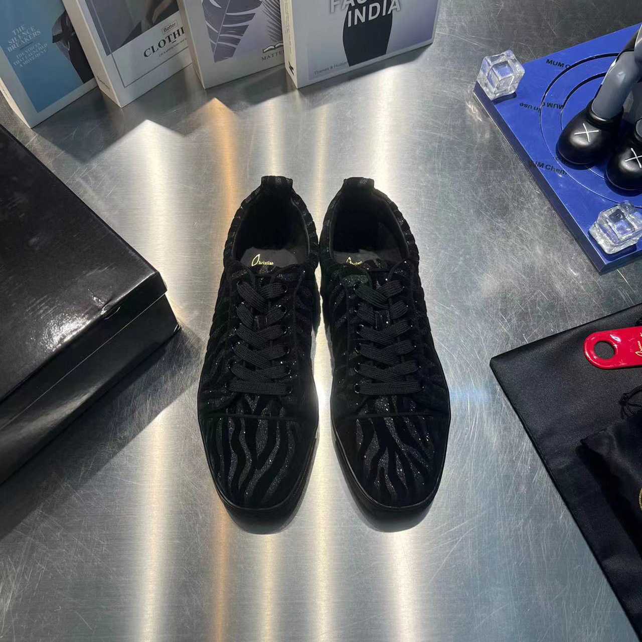 Christian Louboutin Louis Junior Velvet Sneaker In Black - 
