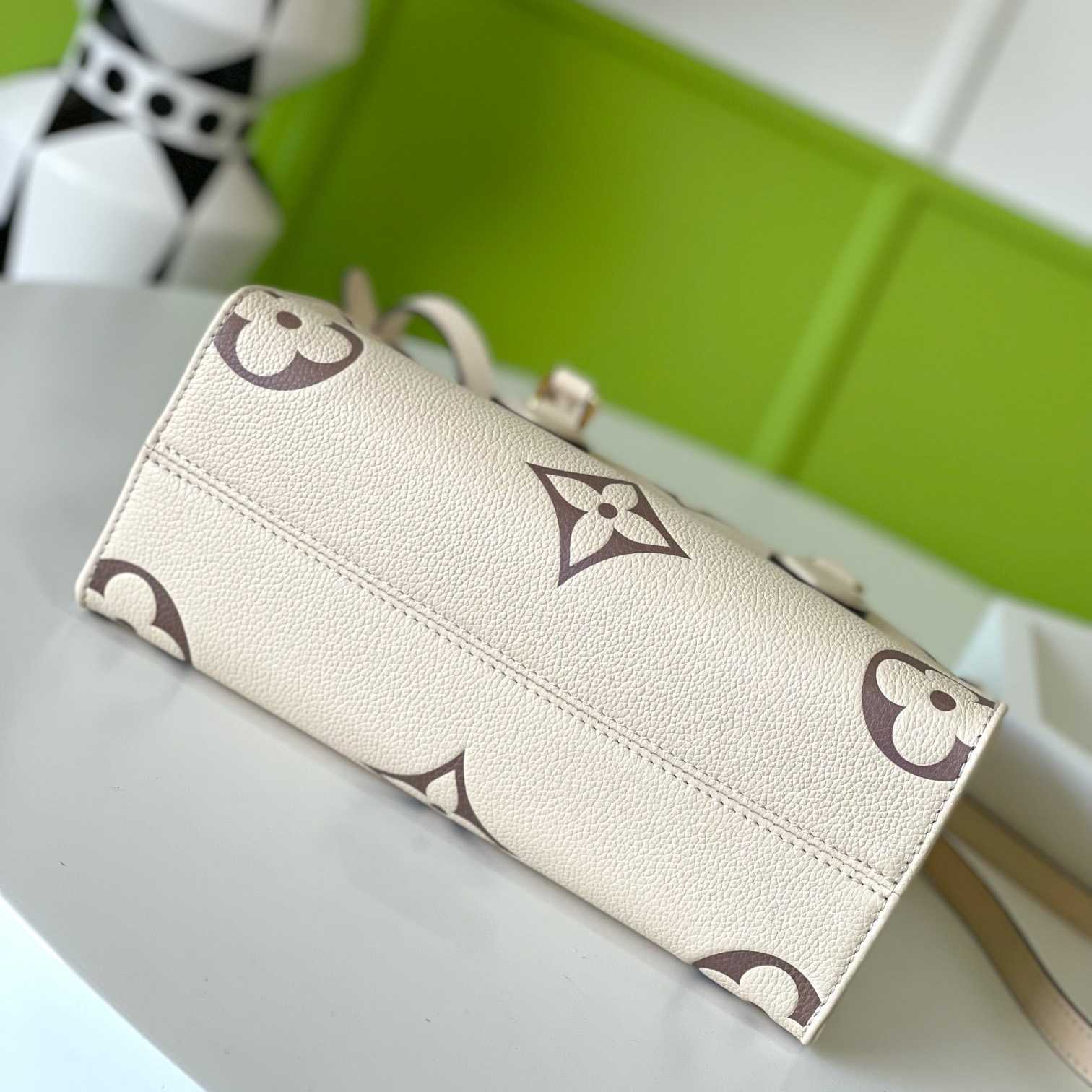 Louis Vuitton OnTheGo   M45654   25-19-11.5cm - 