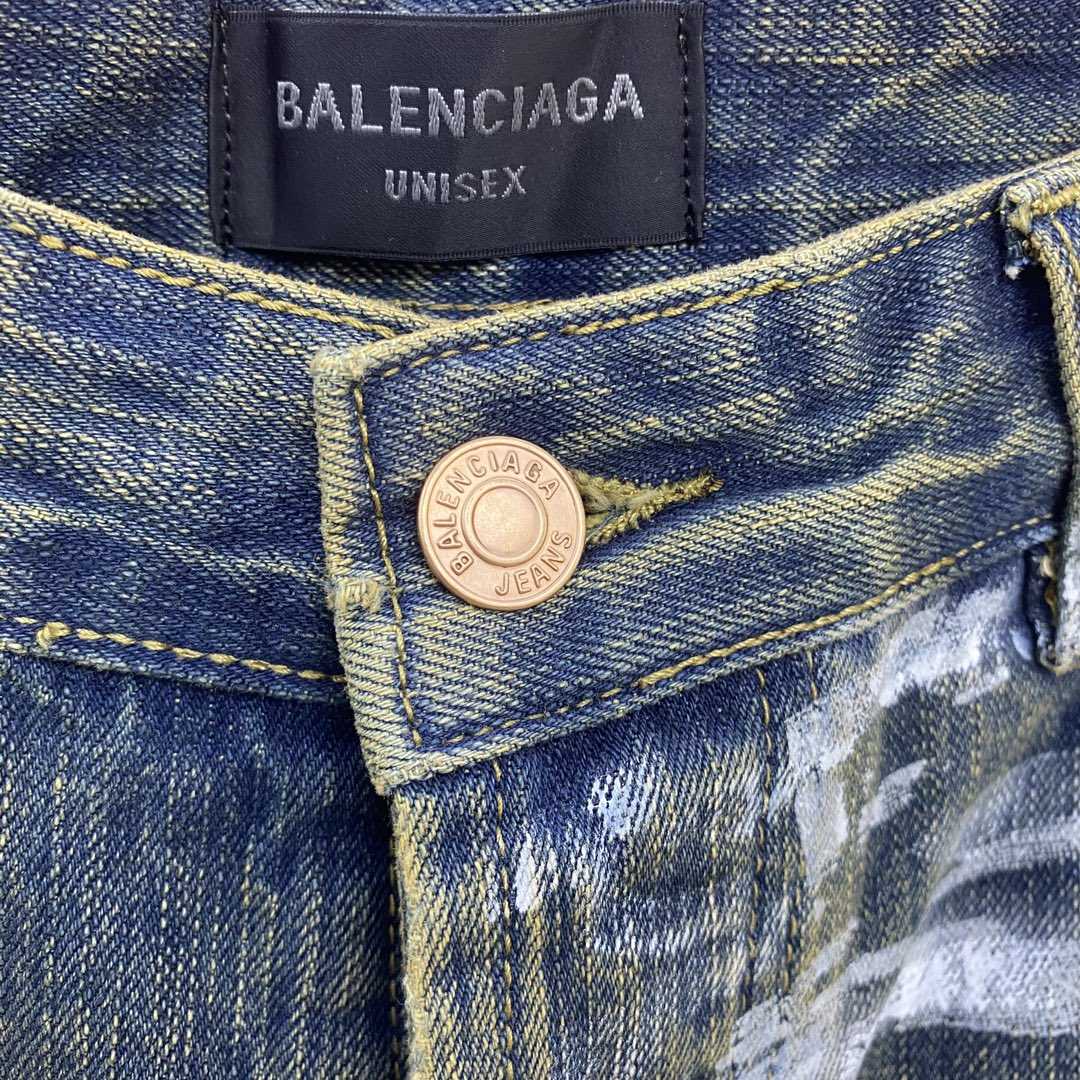 Balenciaga  Graffiti Baggy Jeans - 