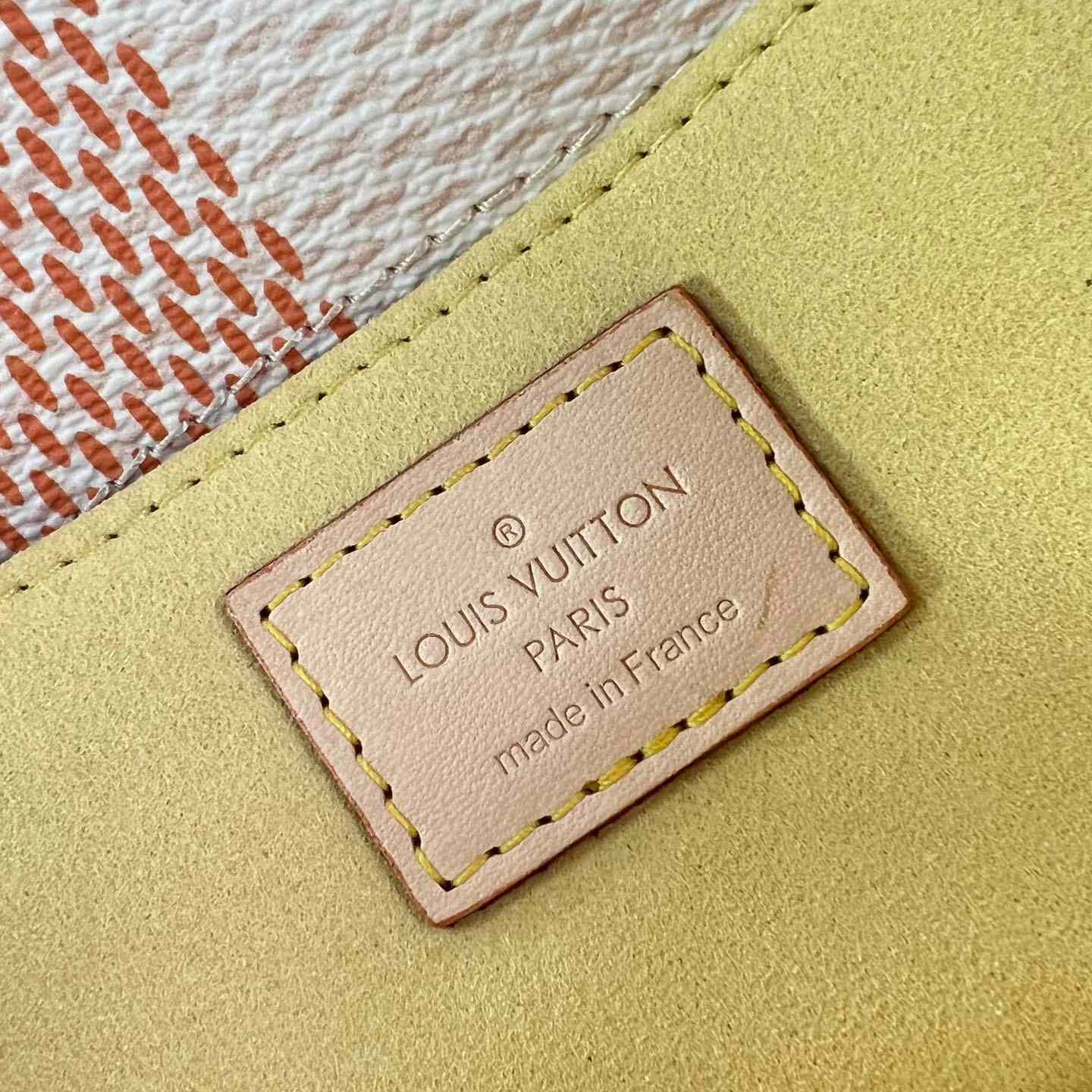 Louis Vuitton Pochette Métis East West    N40749 - 