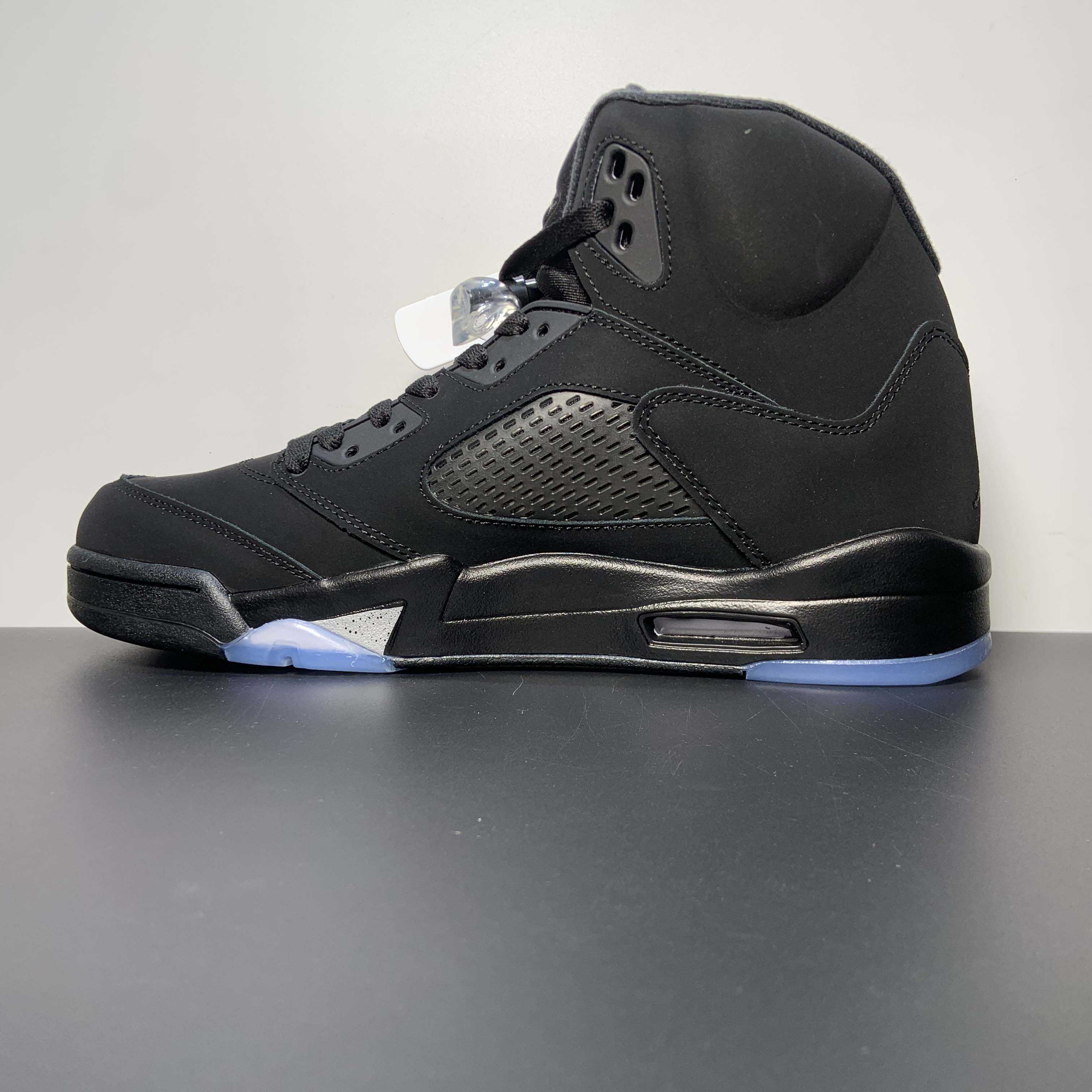 Air Jordan 5 Retro"Black Cat” Sneakers    FZ2239-001  - 