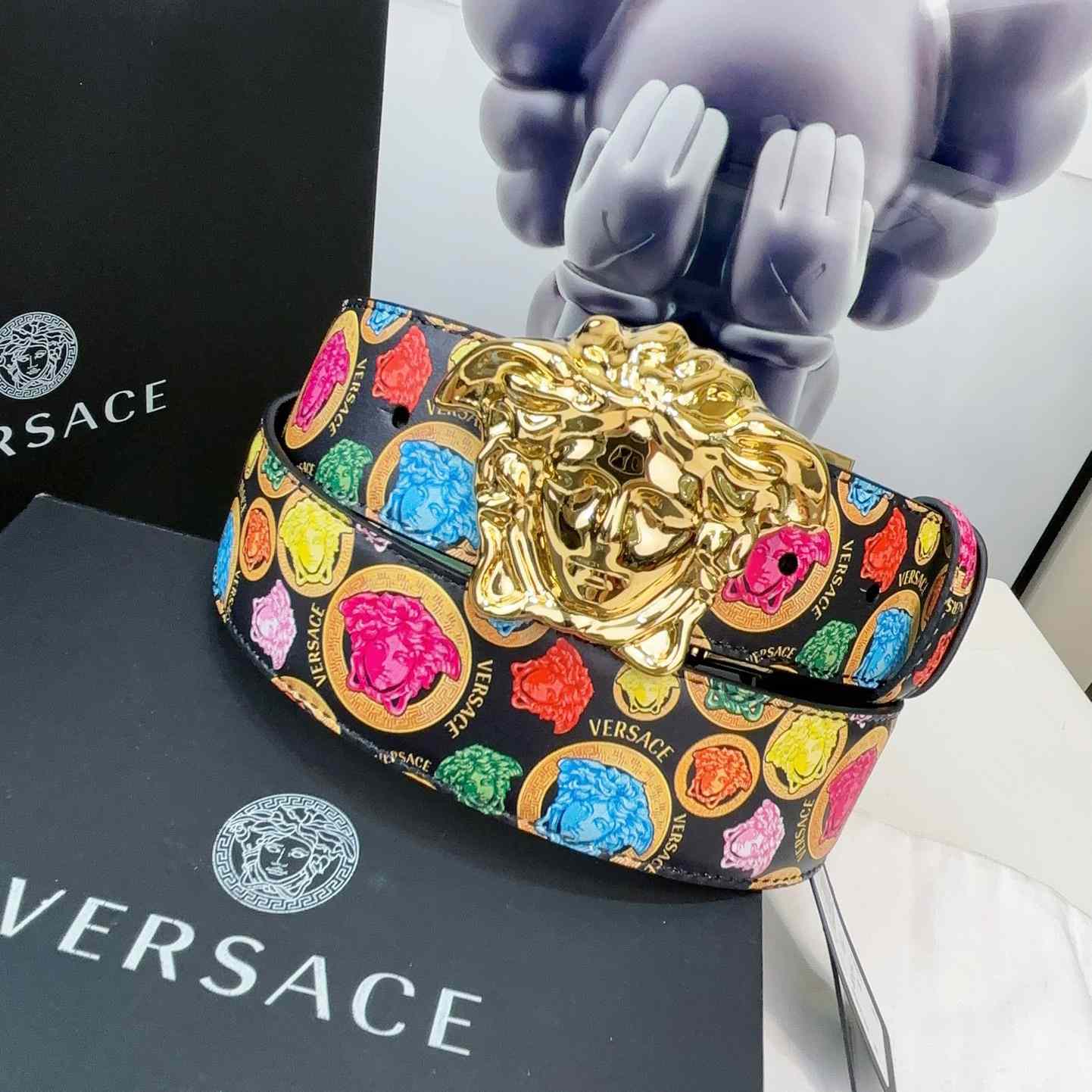 Versace Medusa Medallion Print Reversible Leather Belt   40mm - 