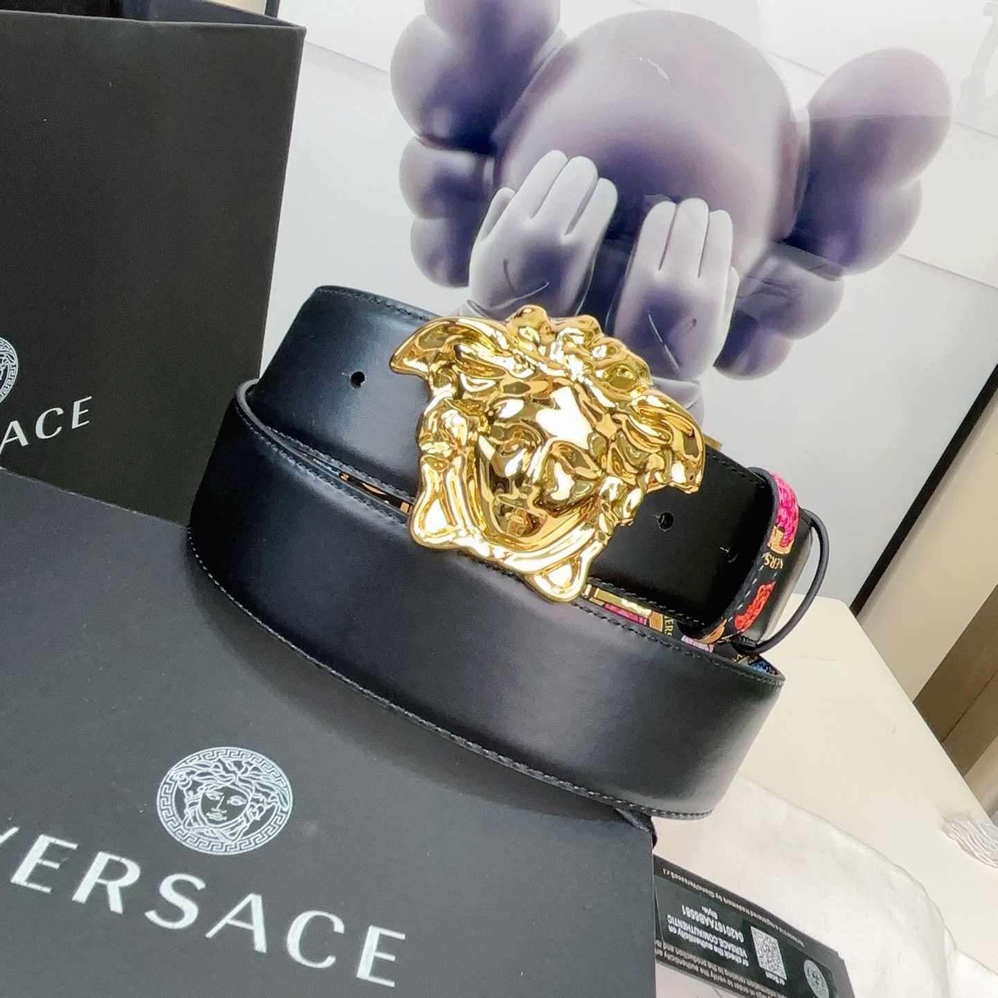 Versace Medusa Medallion Print Reversible Leather Belt   40mm - 