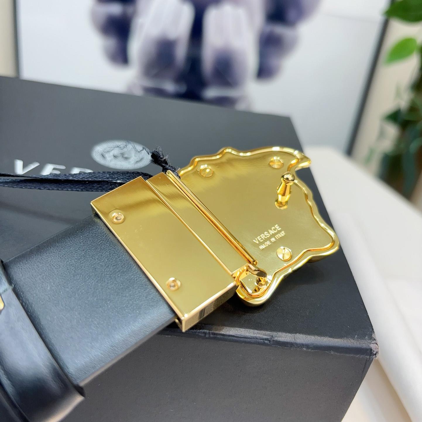 Versace Reversible Leather Belt    40mm - 