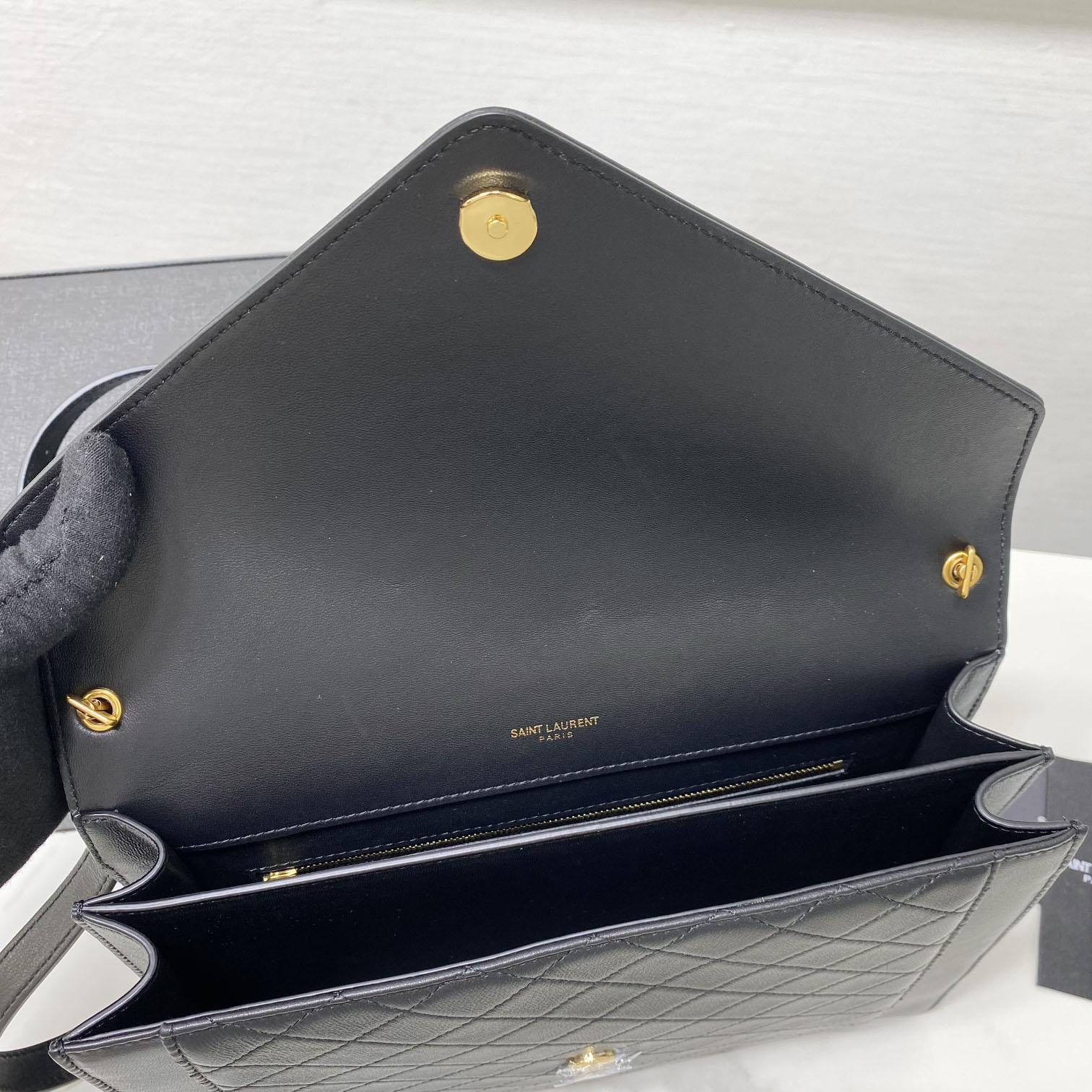 Saint Laurent Leather Crossbody Bag  ( 26x18x5cm) - 