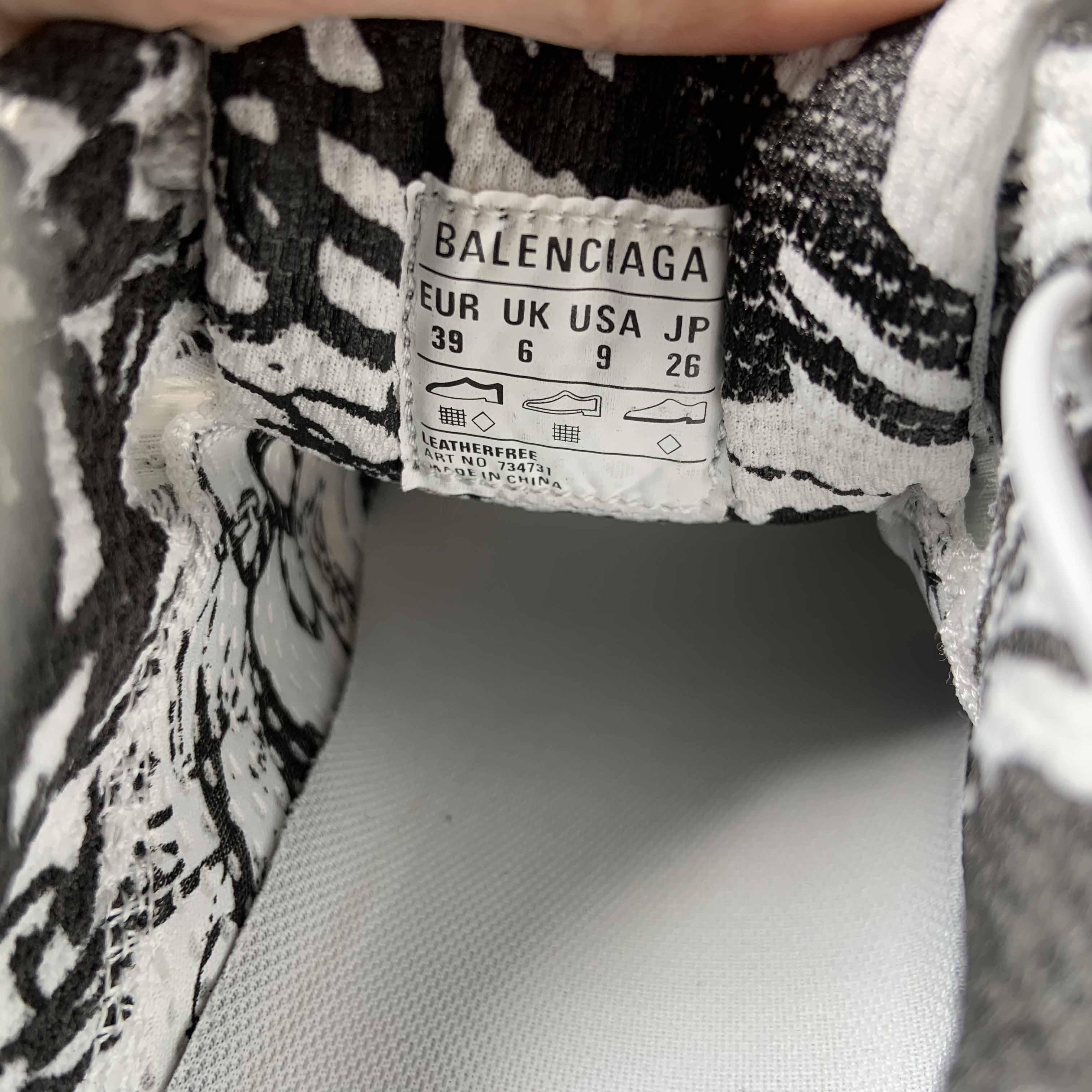 Balenciaga 3XL Extreme Graffiti Sneaker In White And Black  - 